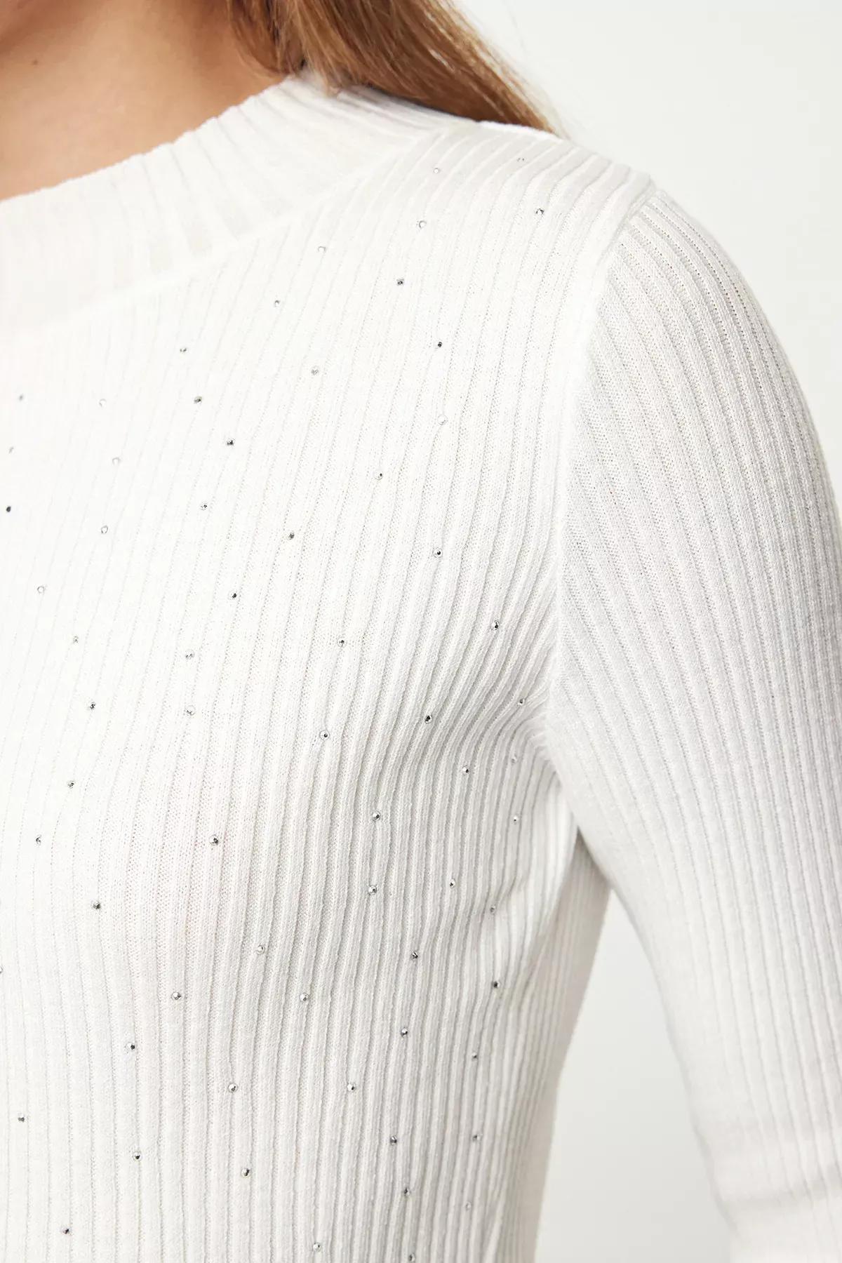 Beige Turtleneck Brown Detailed Sweater, , large image number 3