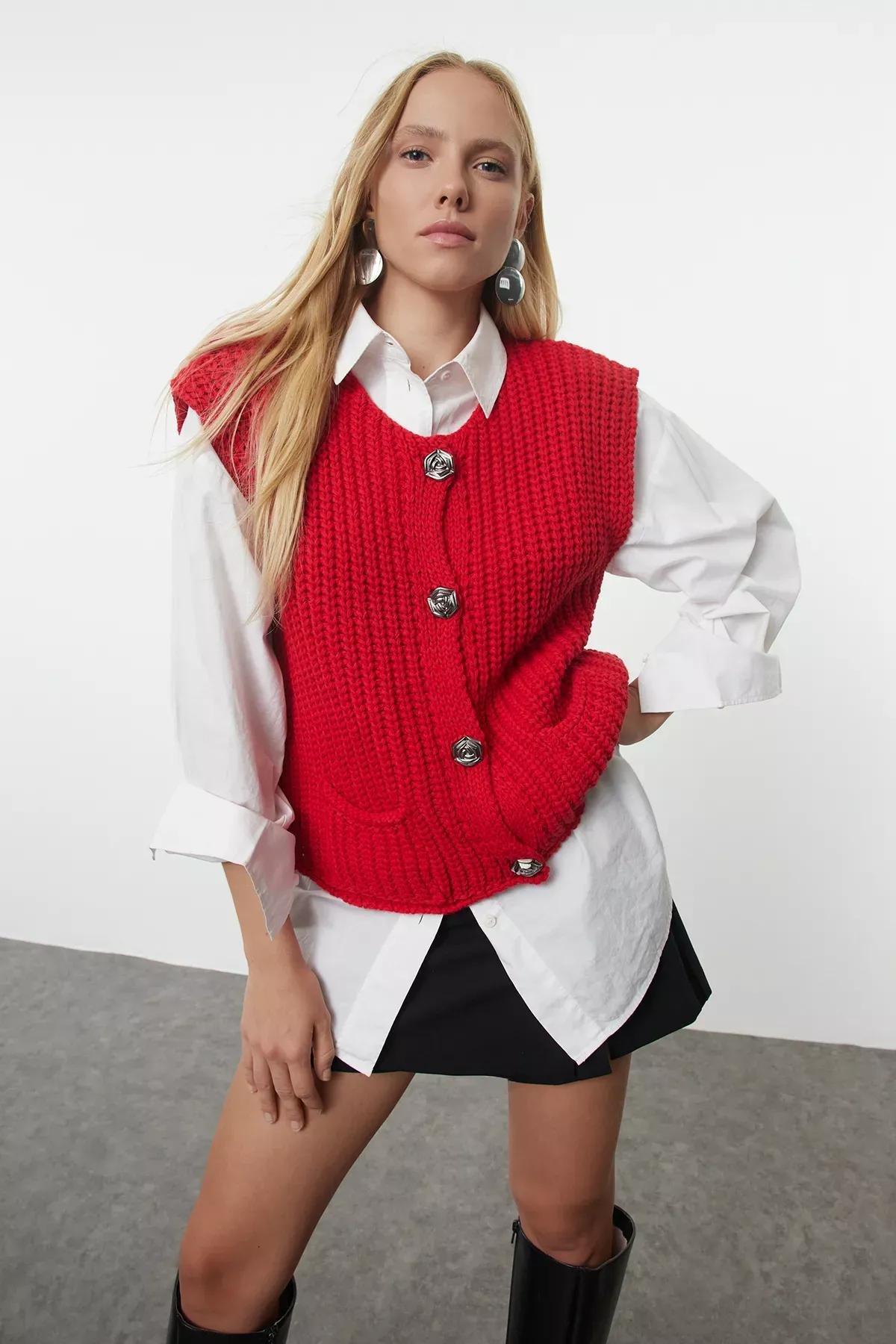 Red Crew-Neck Fitted Vest, , large image number 0