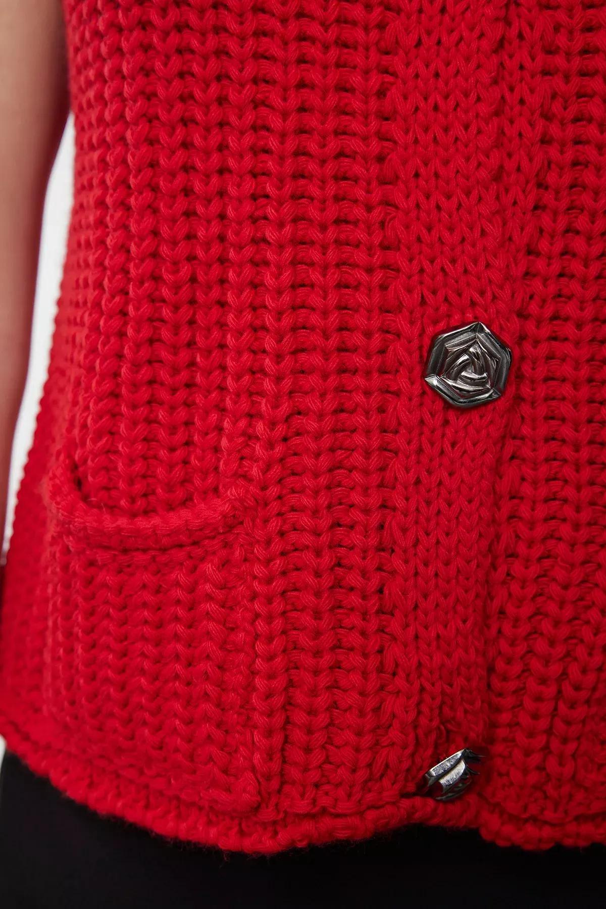 Red Crew-Neck Fitted Vest, , large image number 3