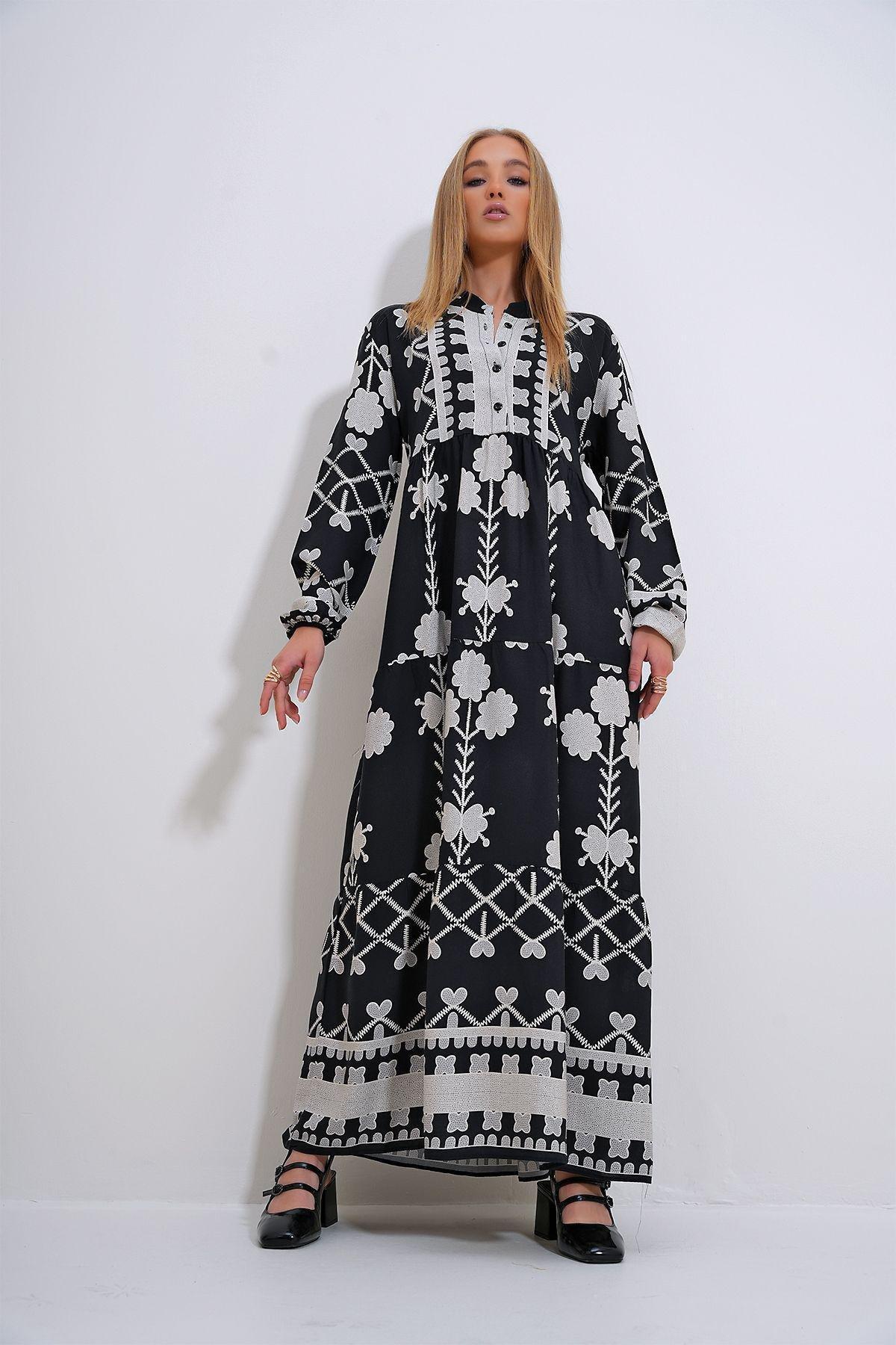 Black Ethnic Print Maxi Dress, , large image number 4