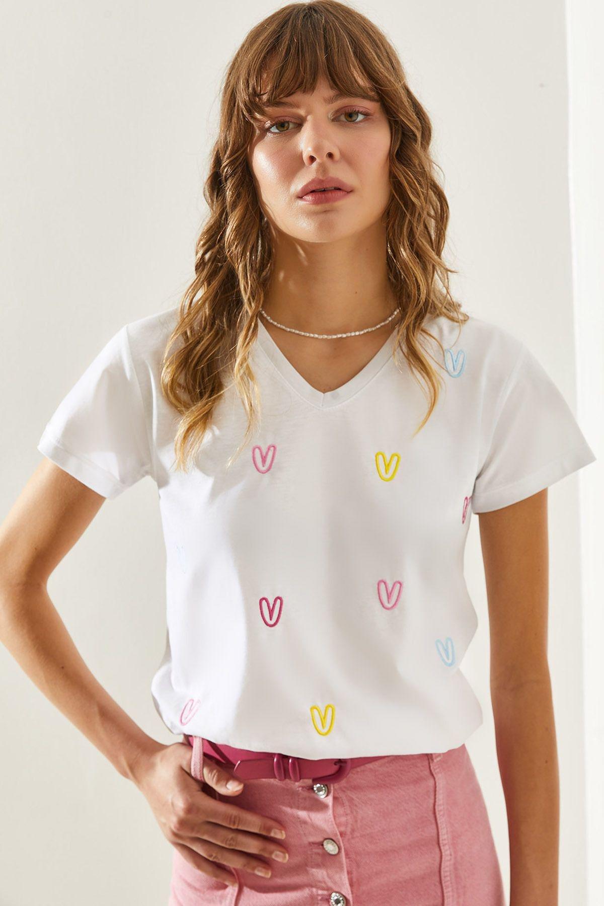White V-Neck Scattered Embroidered T-Shirt, C101_5696, large image number 0