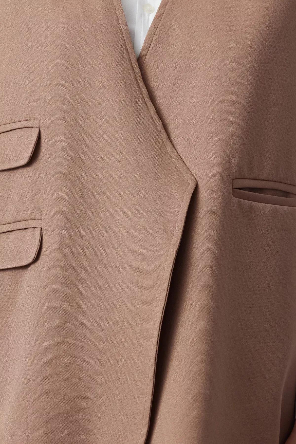 Camel Back Detail Vest, CAMEL, large image number 2