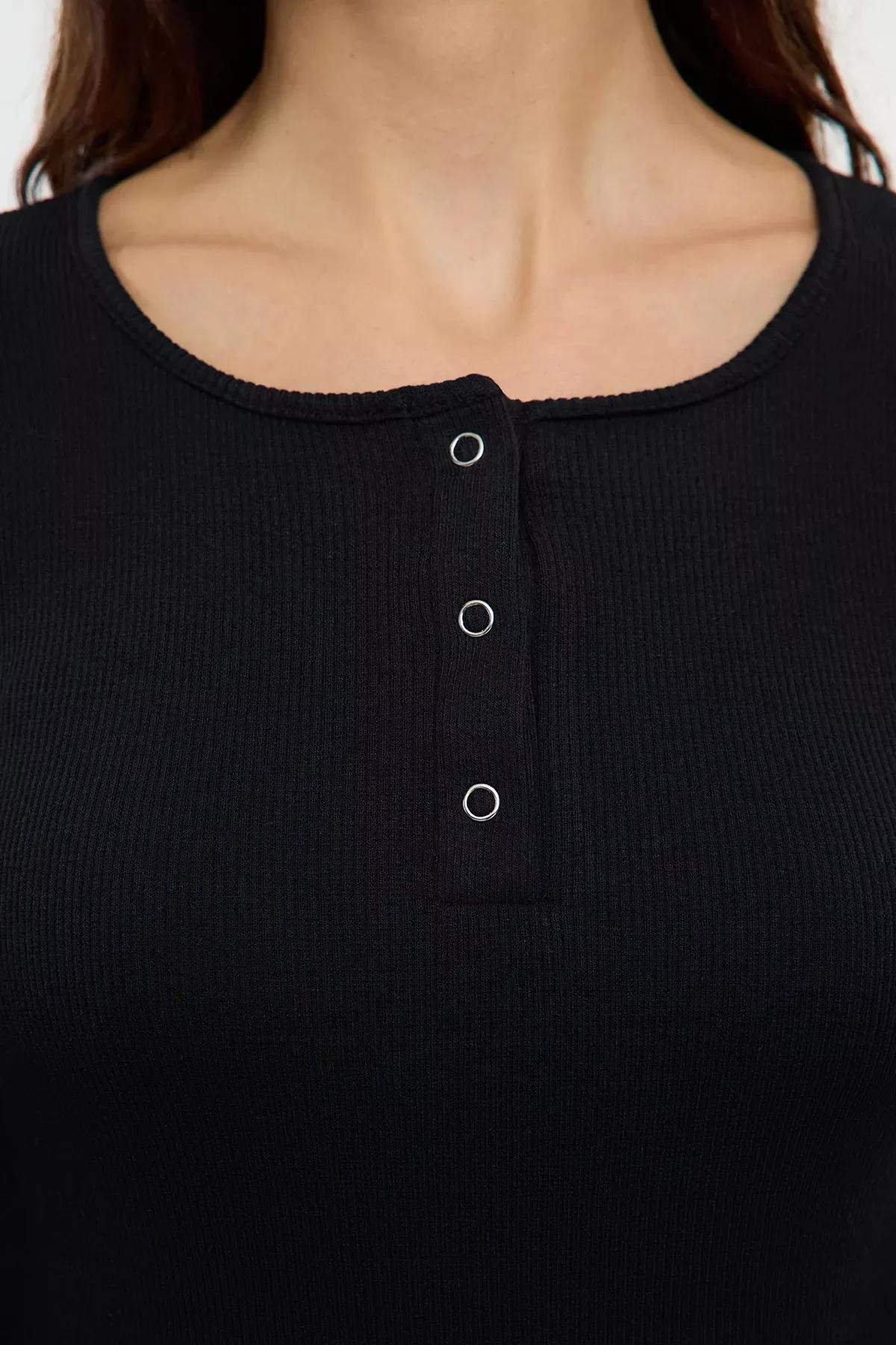 Black Snap Front Fitted Blouse, , large image number 3