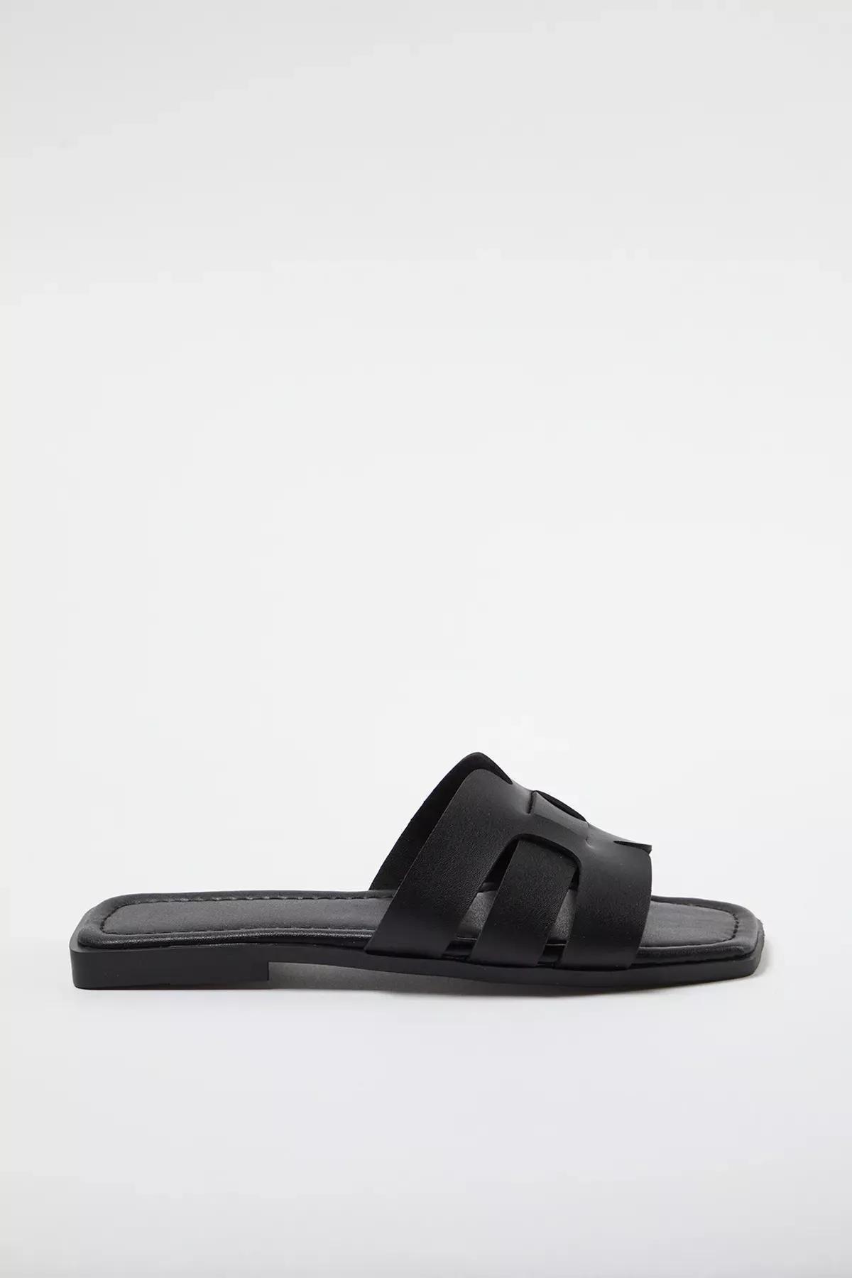 Black single strap casual slippers, , large image number 2