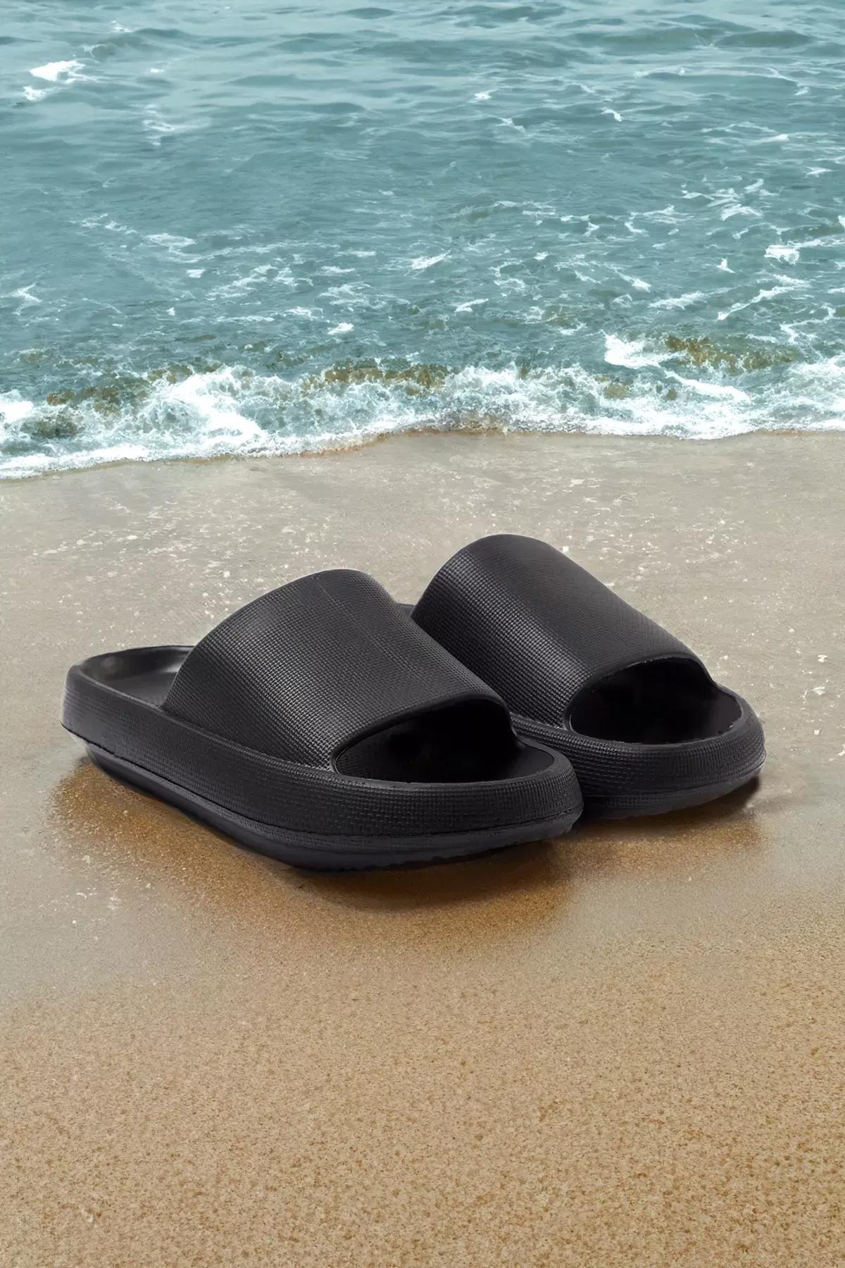 Black Flatform Pool Slippers, BLACK, medium