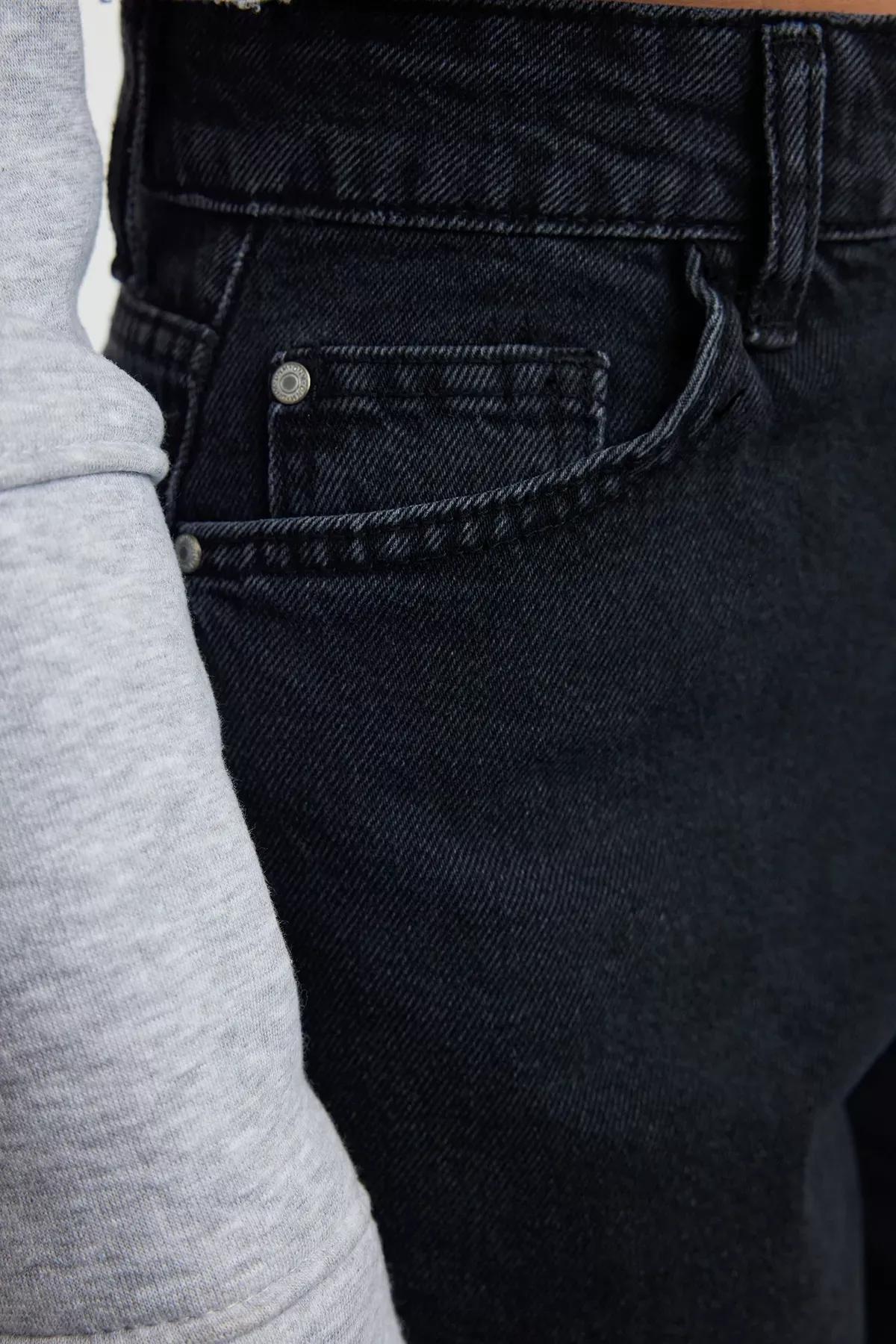Black High-Waist Mom Jeans, , large image number 3