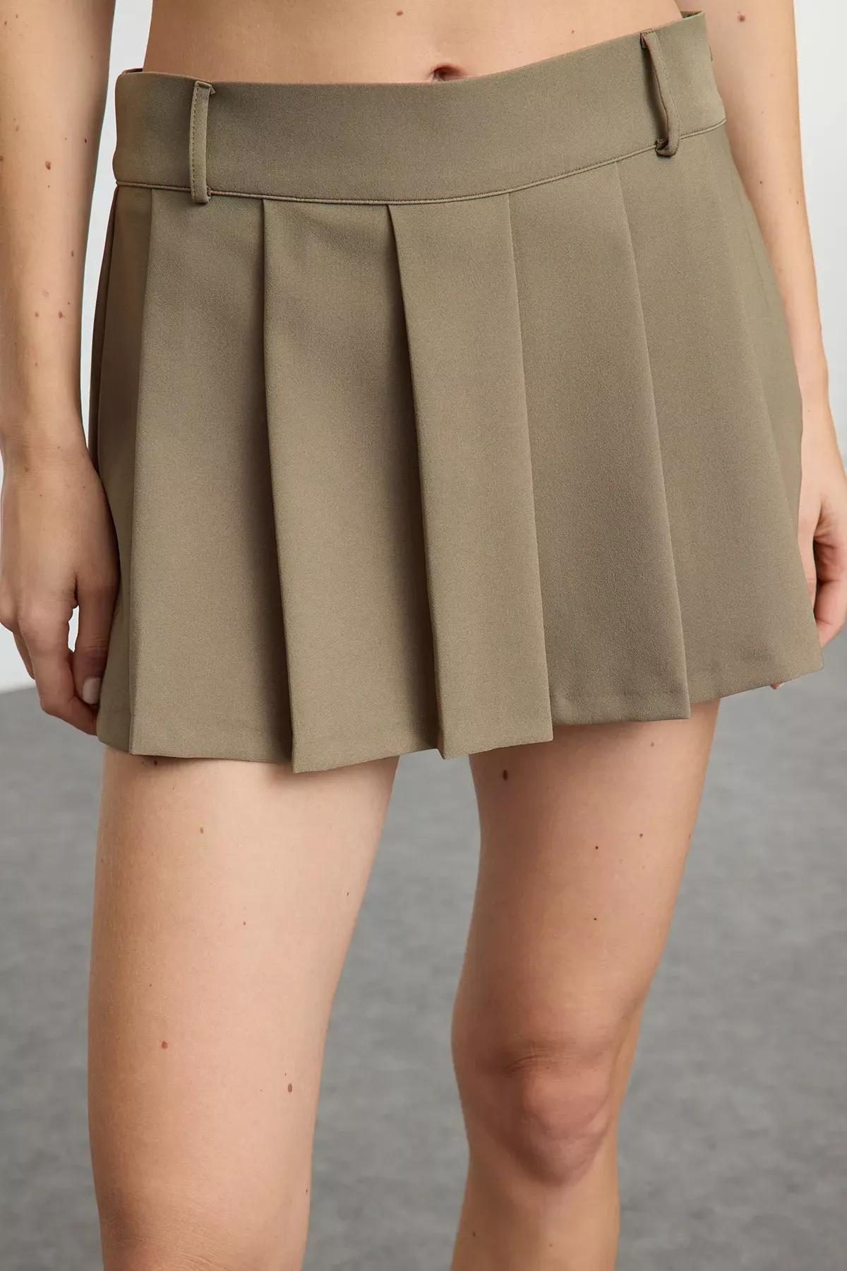Green Pleated Mid Waist Mini Shorts, Khaki, large image number 2