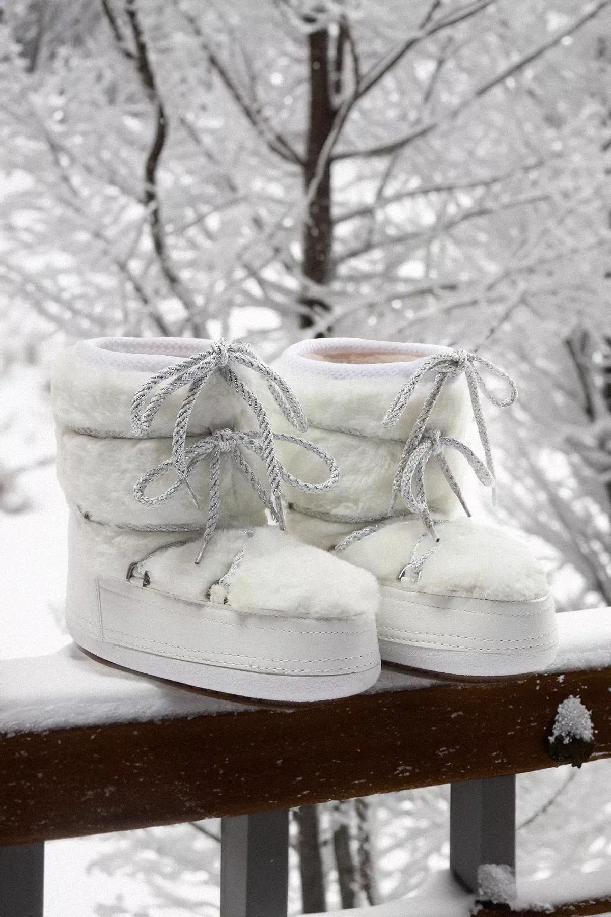 Beige Fur Laced Womens Snow Boots, Ecru, large image number 0