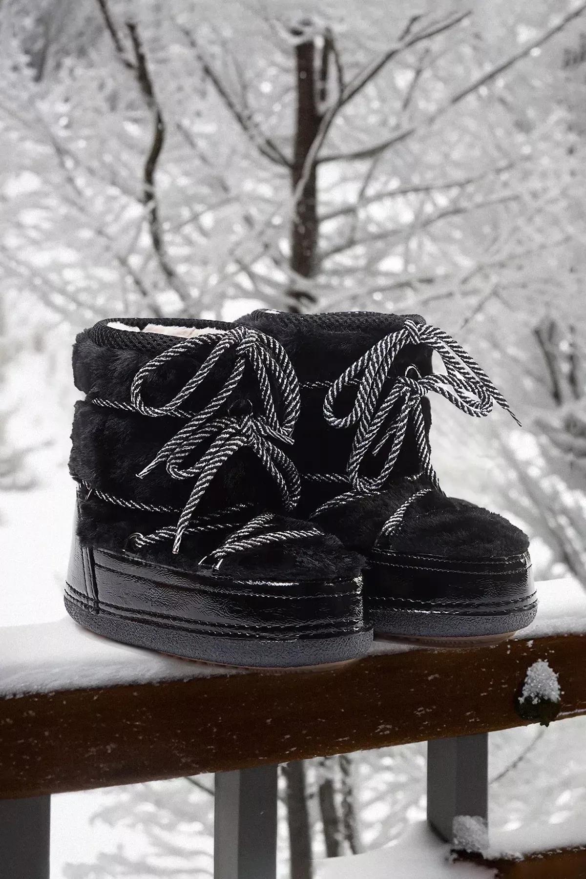 Black Fur Laced Plush Snow Boots, BLACK, medium