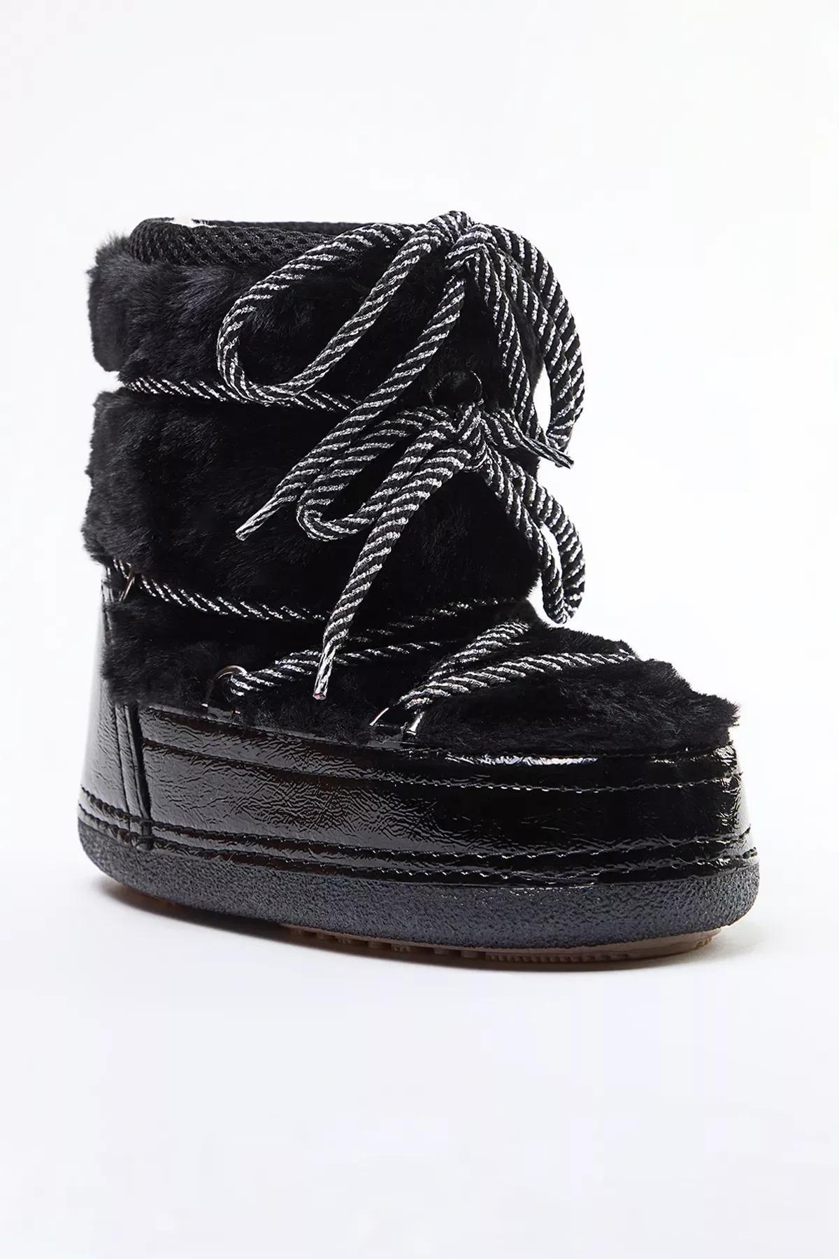 Black Fur Laced Plush Snow Boots, BLACK, medium