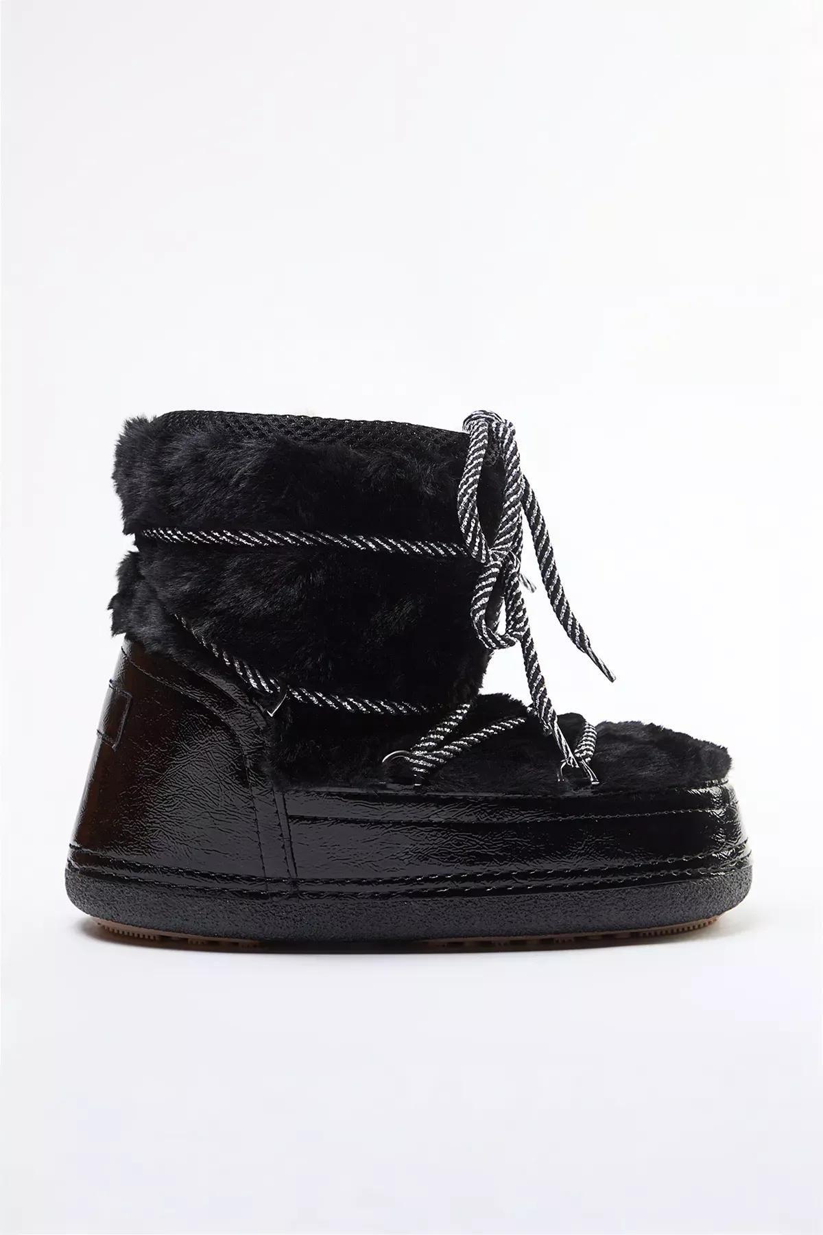 Black Fur Laced Plush Snow Boots, BLACK, medium