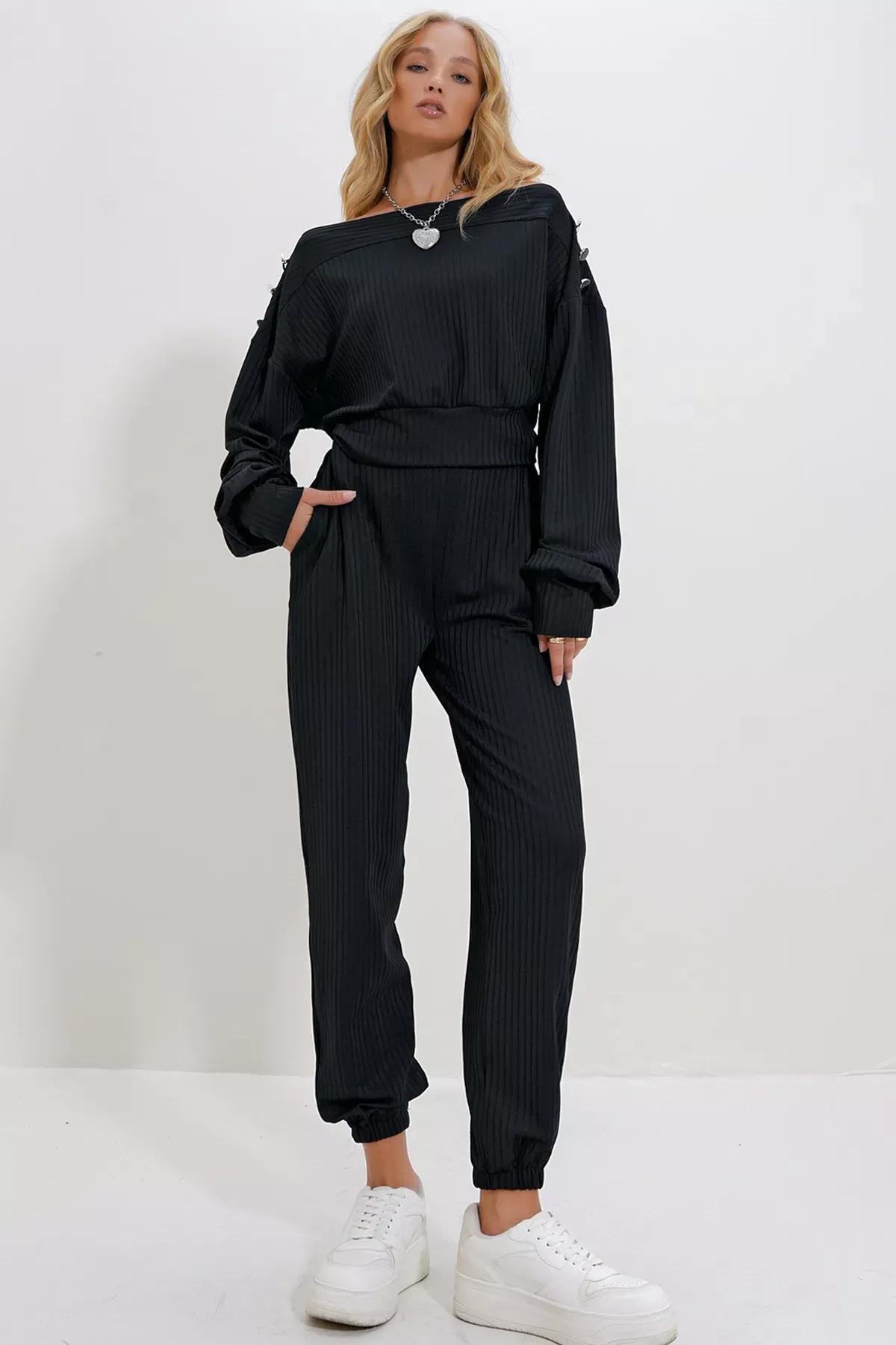 Black Button Crop Top Jogger Set, BLACK, large image number 2