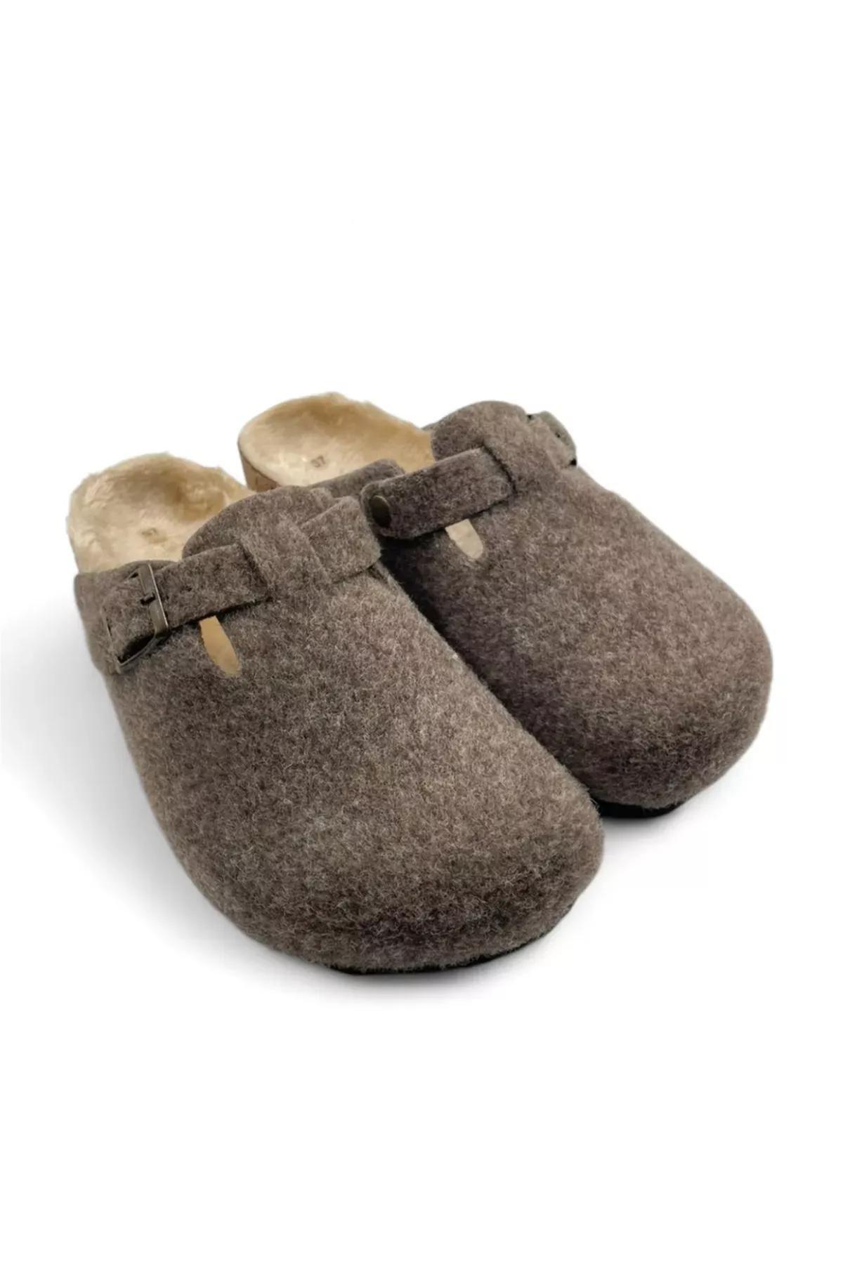 Red Fur Lined Sabo Slippers, , large image number 1
