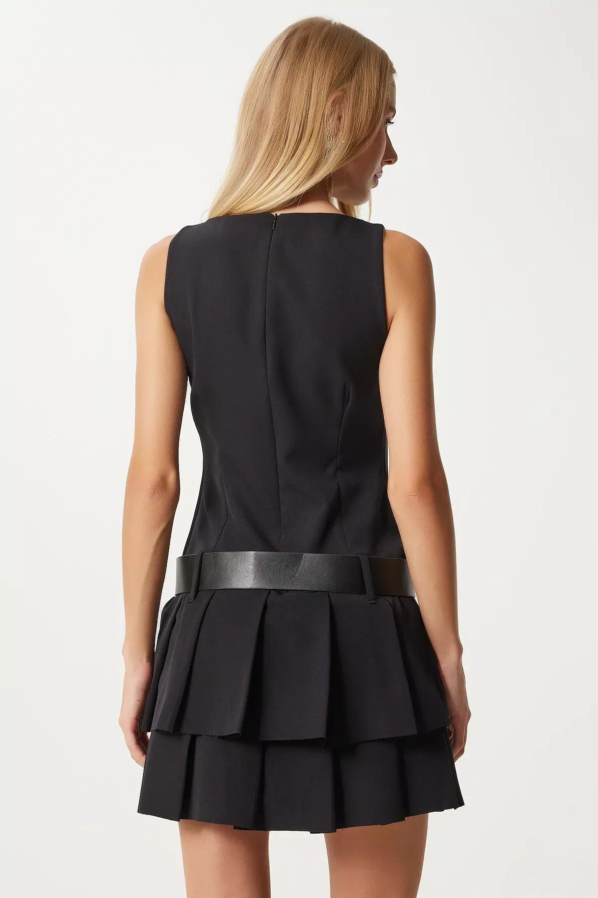 Black Belted Thick Pleated Dress, , large image number 4