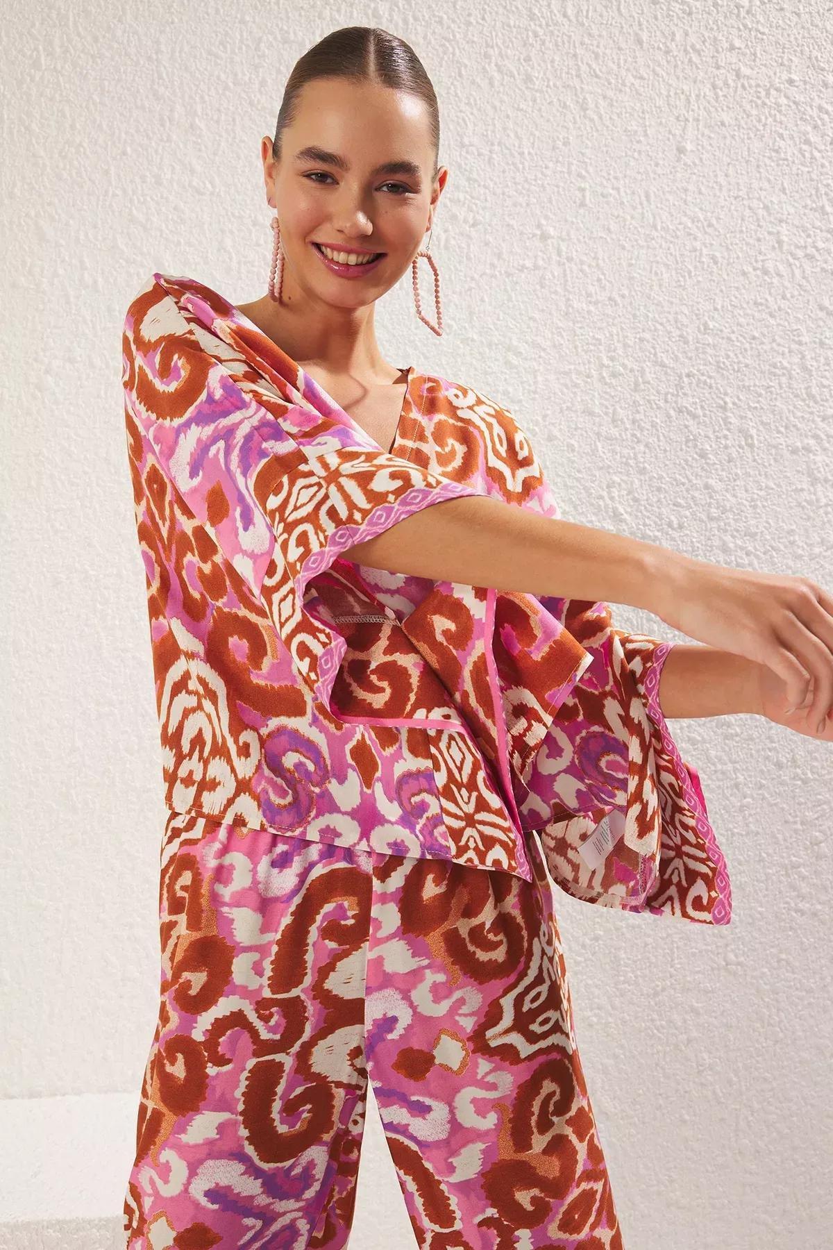 Red Ethnic Patterned Bat Sleeve Suit, Very colorful, large image number 2