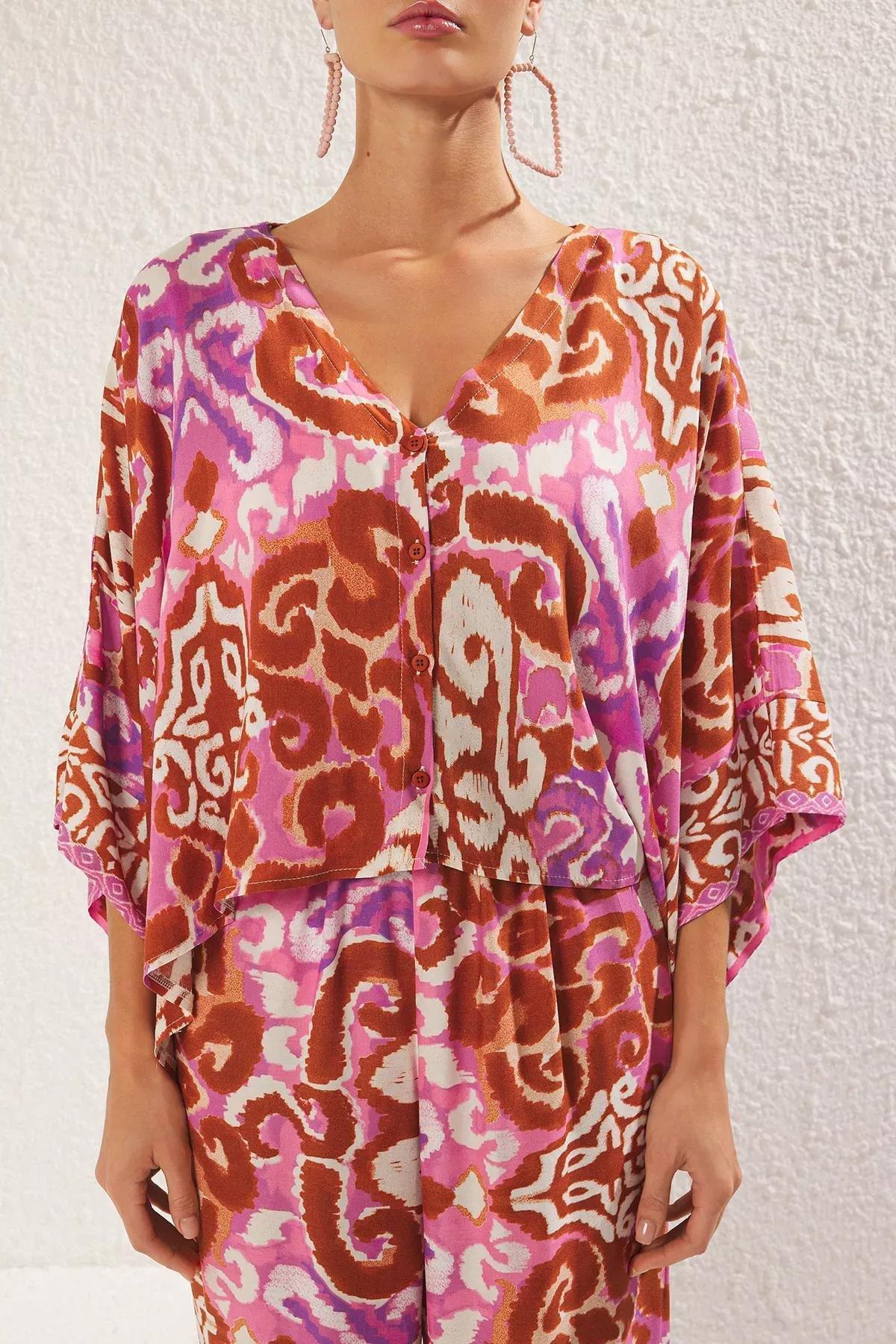 Red Ethnic Patterned Bat Sleeve Suit, Very colorful, large image number 4