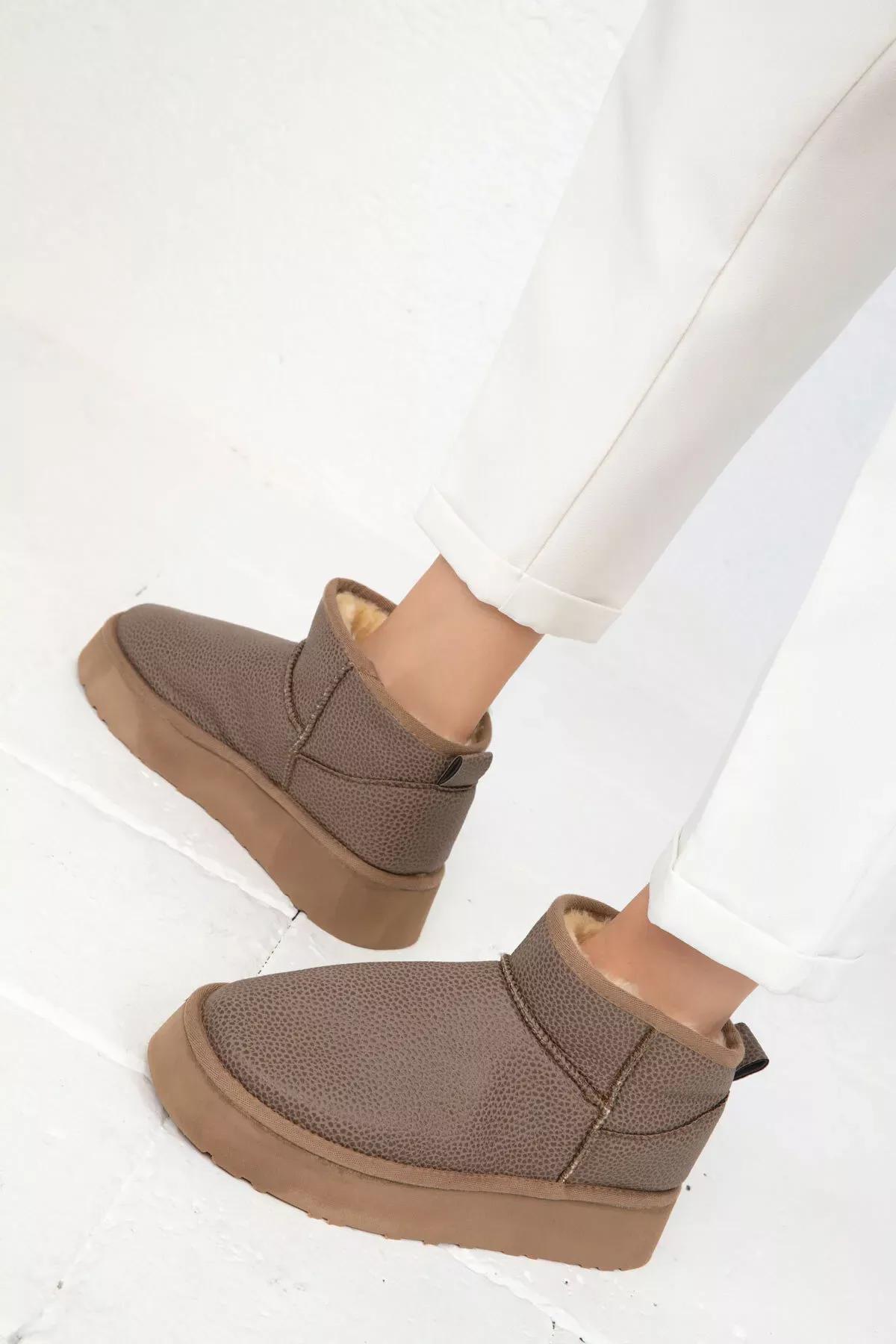 Grey Boots, Mink, large image number 4