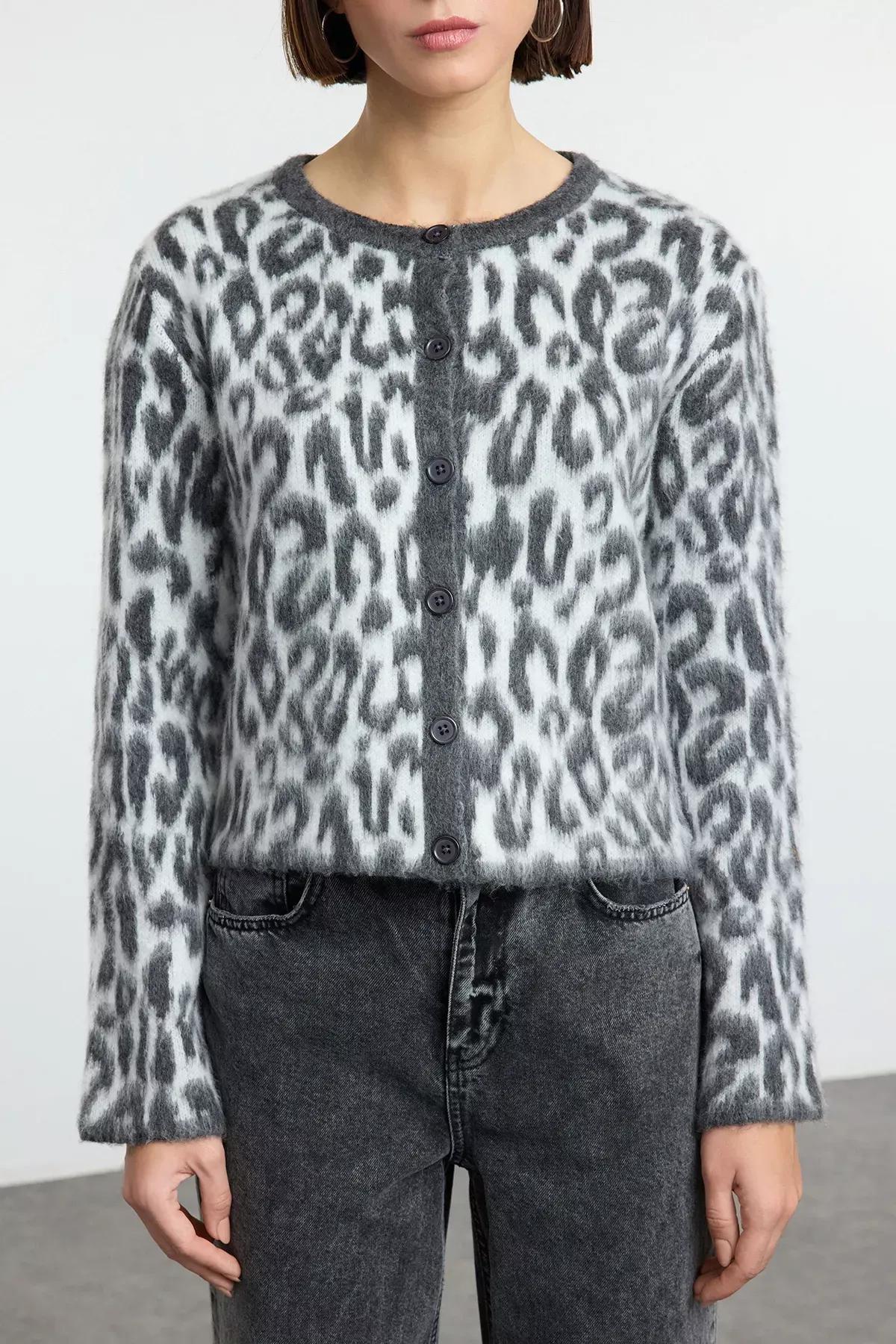 Grey Leopard Pattern Knit Cardigan, , large image number 2