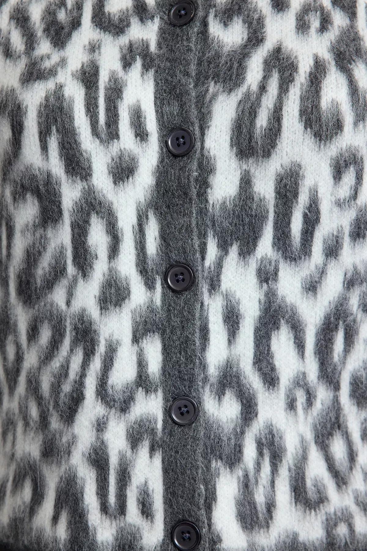 Grey Leopard Pattern Knit Cardigan, , large image number 3