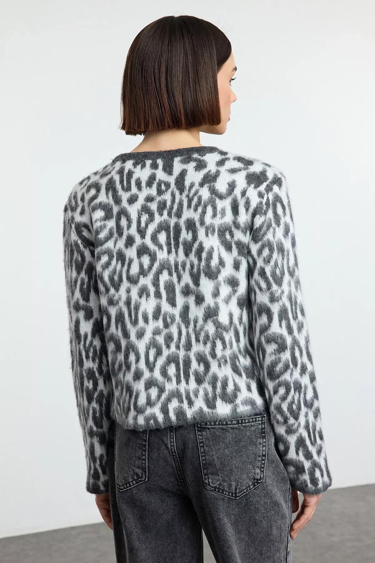 Grey Leopard Pattern Knit Cardigan, , large image number 4