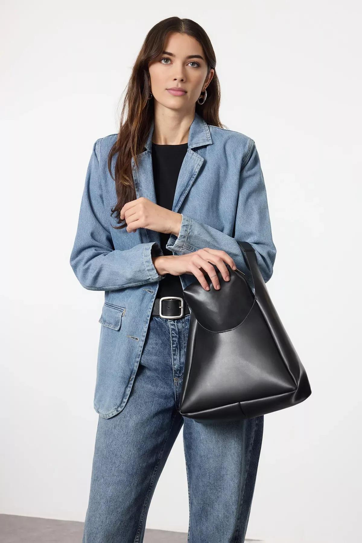 Black Cub Oval Shoulder Bag, BLACK, large image number 2