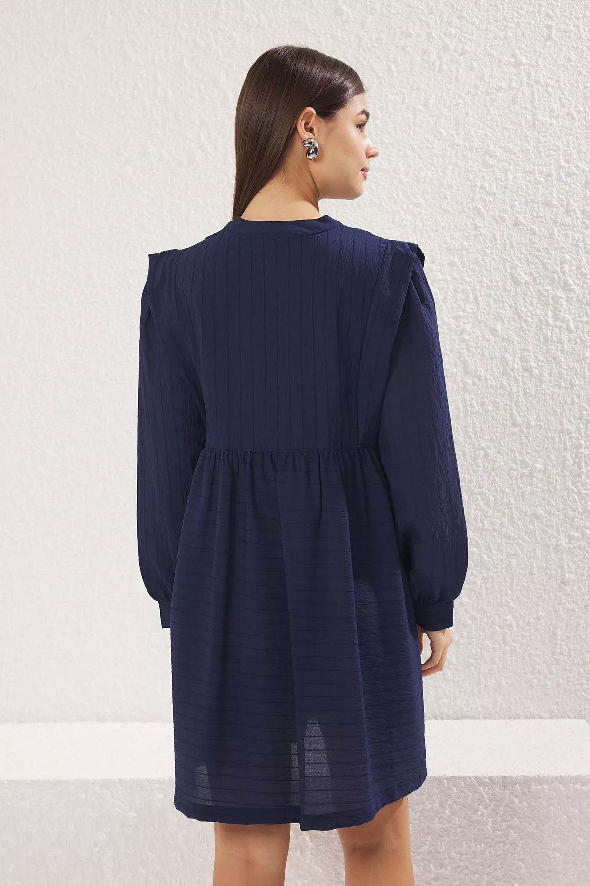Navy Relaxed Cut V-Neck Mini Dress, Navy blue, large image number 4