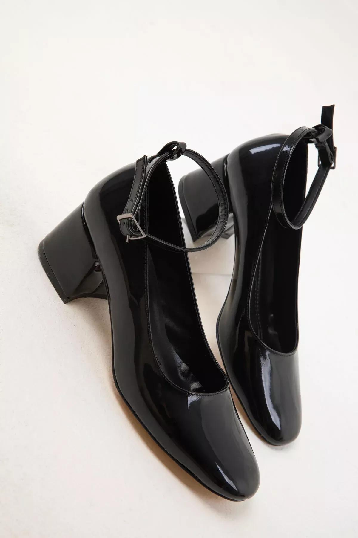 Black Patent Classic Heels, C101_2071, large image number 3