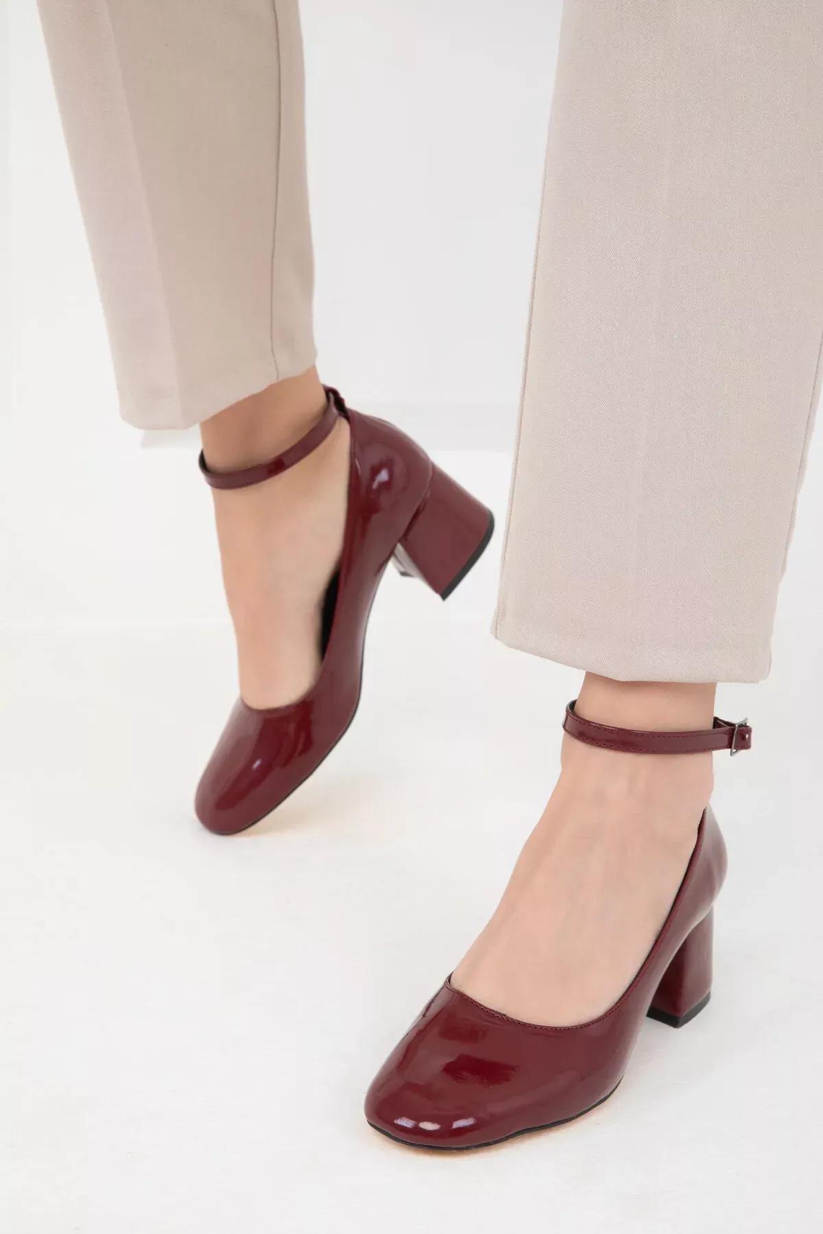 Red Patent Classic Heels, C101_3143, large image number 2