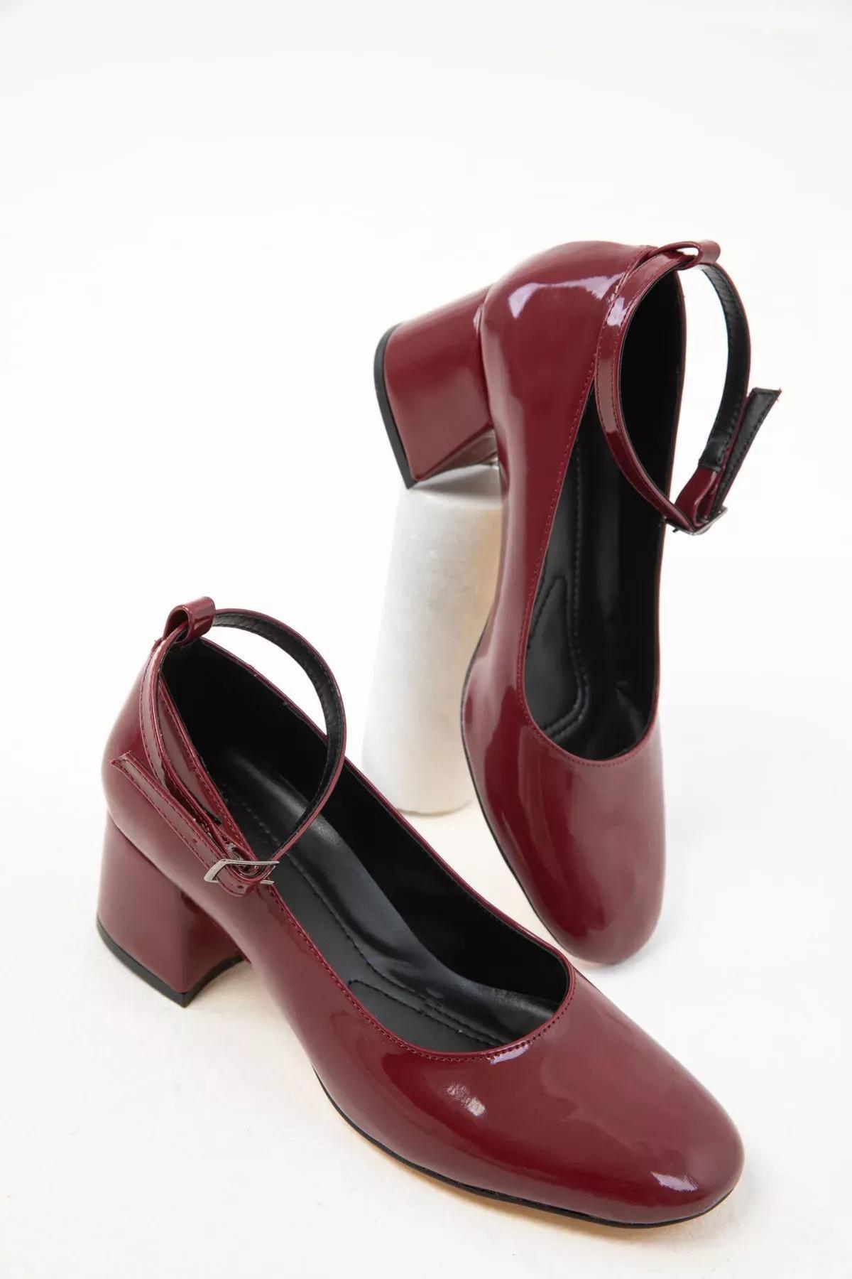 Red Patent Classic Heels, C101_3143, large image number 3