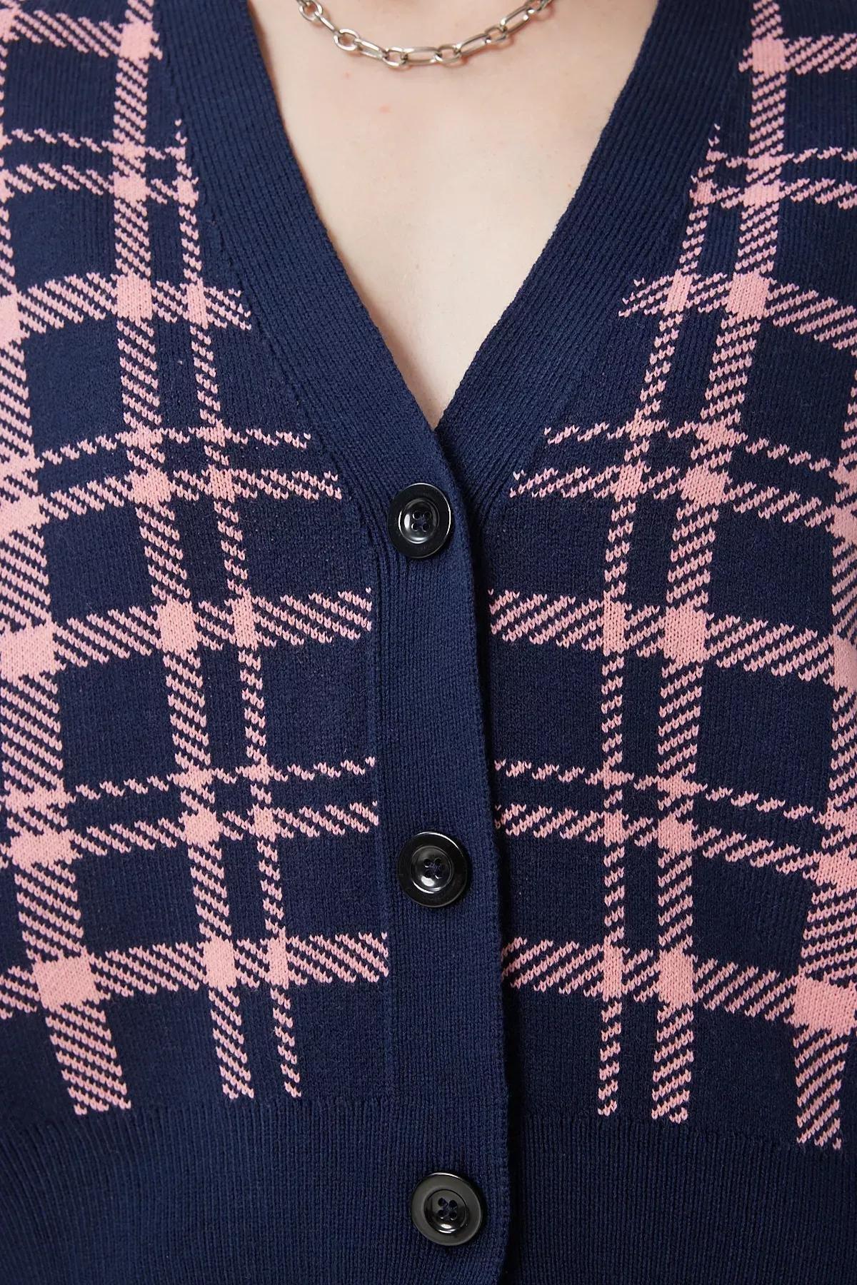 Navy Plaid Knit Cardigan, , large image number 3