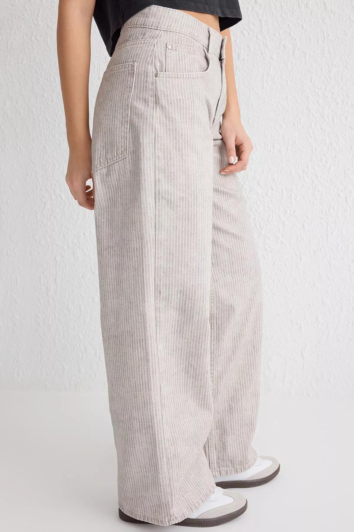 Multicolor Striped Barrel Jeans, , large image number 3
