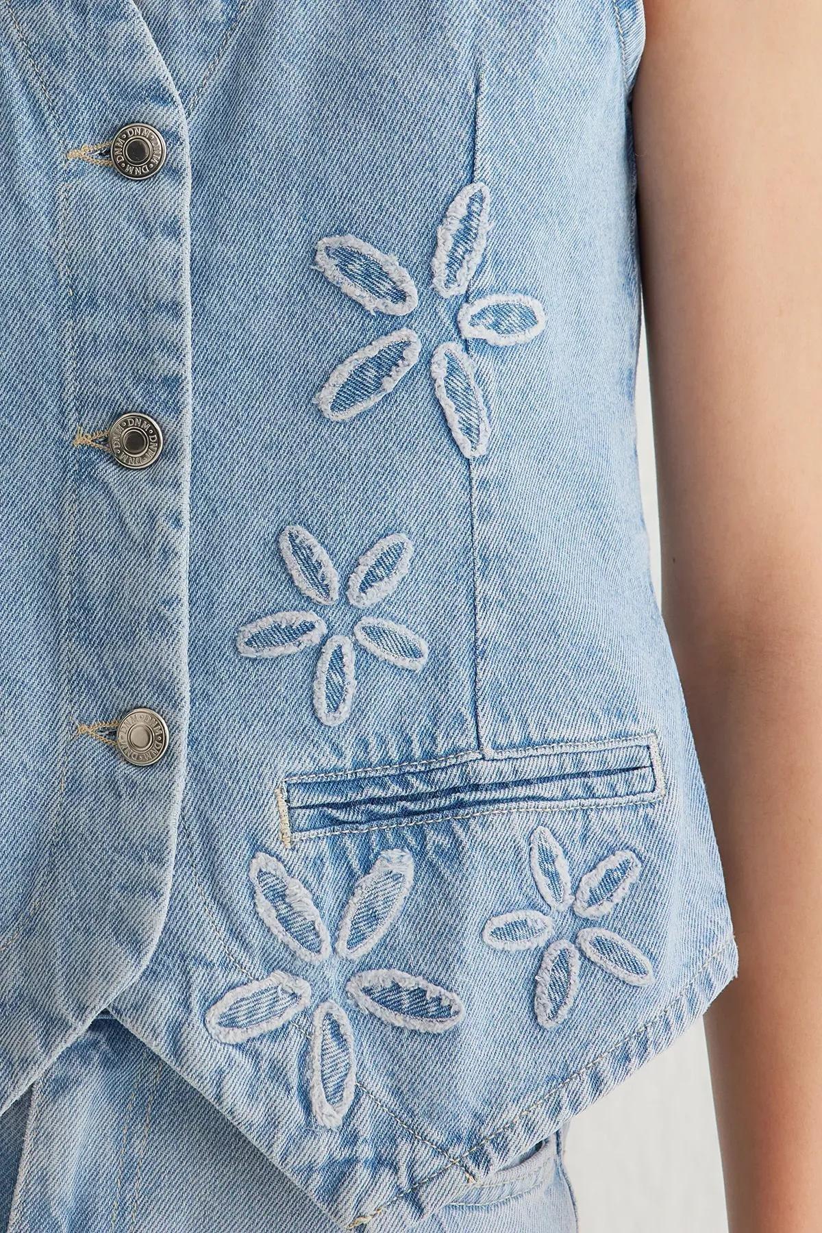 Blue Floral Embroidered Denim Vest, LIGHT BLUE, large image number 3