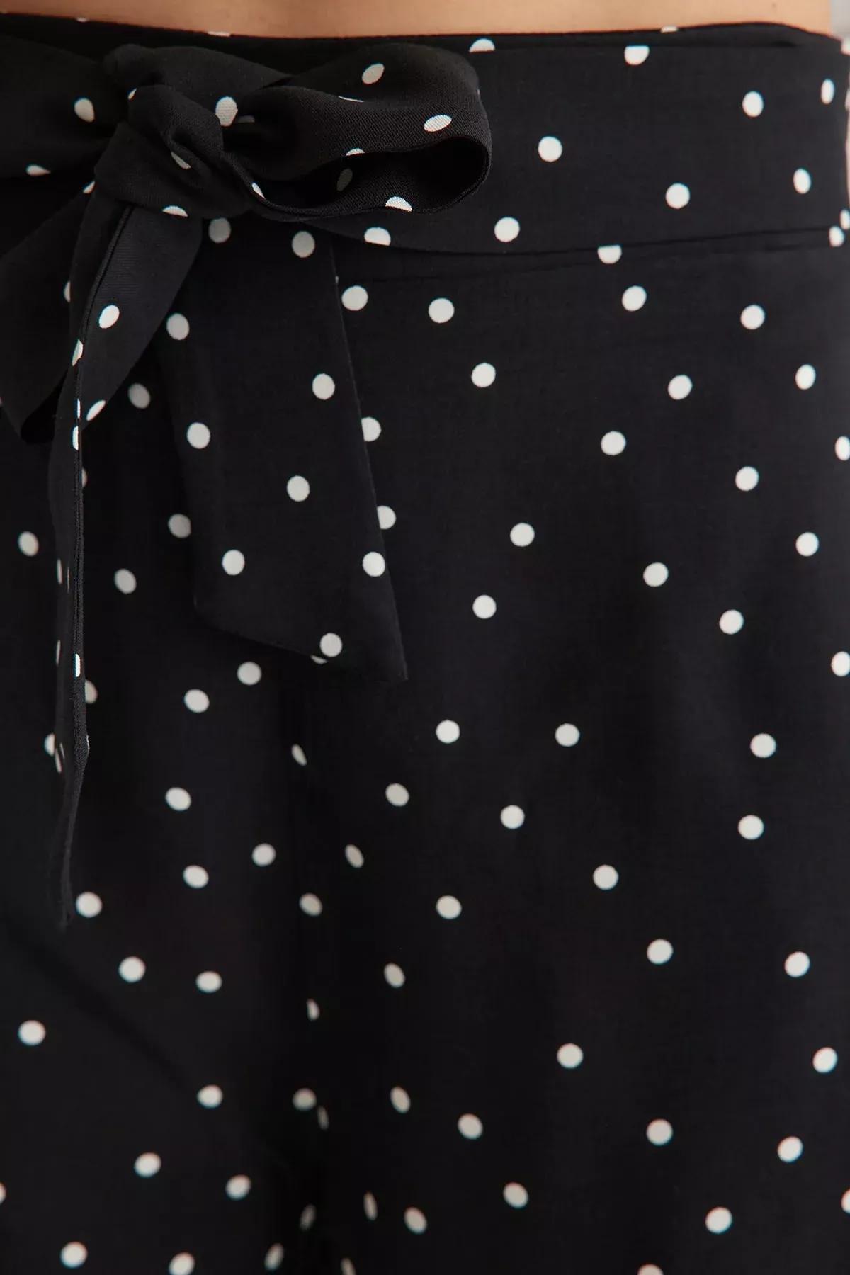Black Polka Dot Belted Shorts, , large image number 3