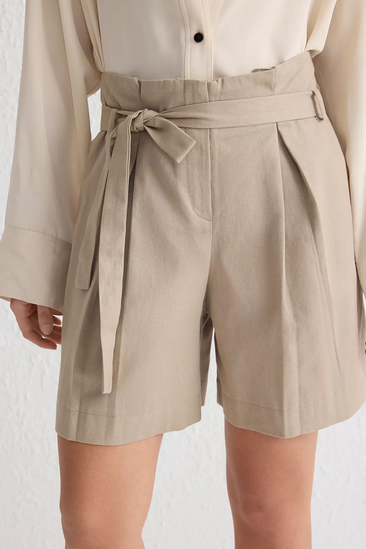 Green Belted Waist Woven Shorts, , large image number 2