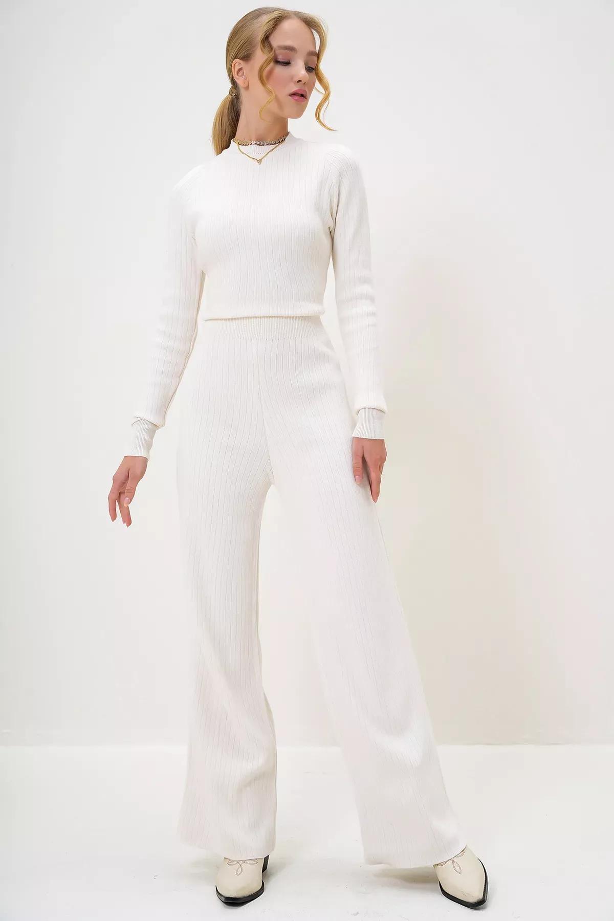 White crew neck crop set, Ecru, large image number 2