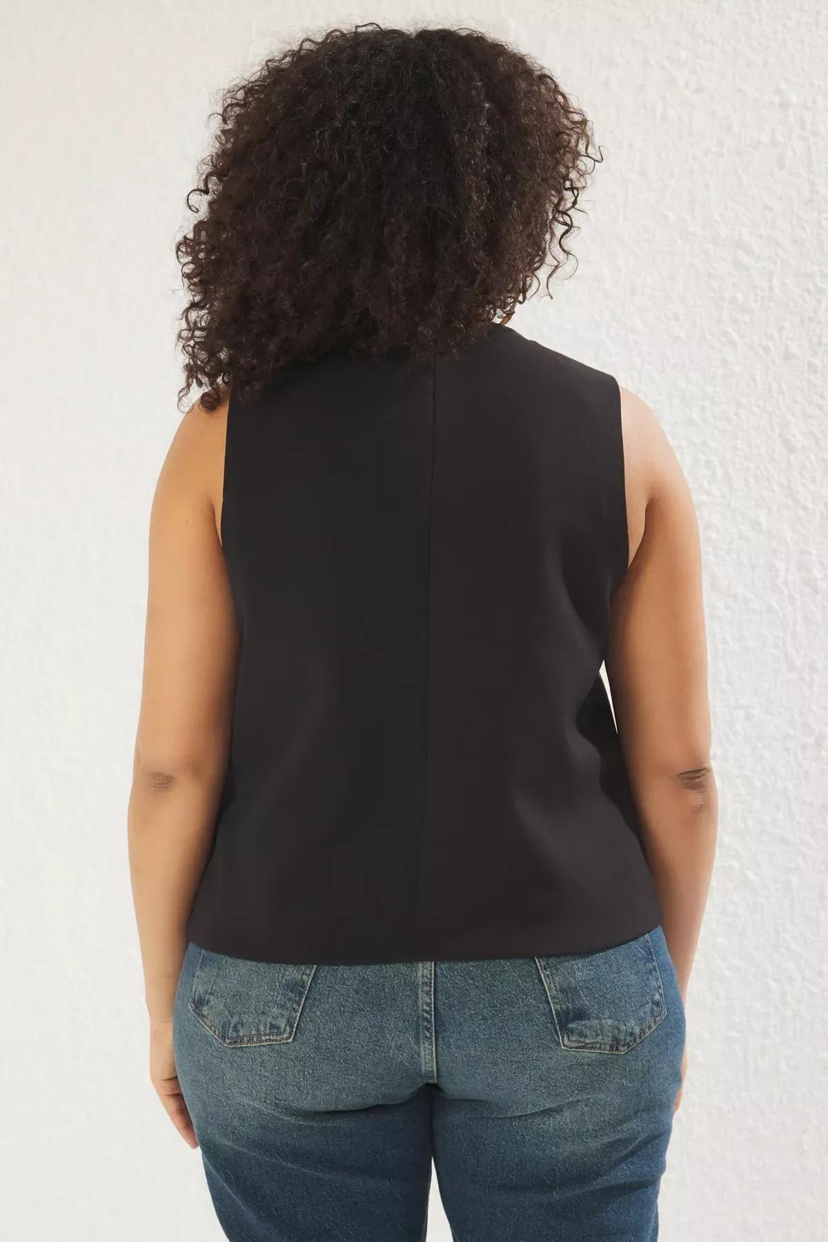 Black Buttoned Plus-Size Woven Vest, BLACK, large image number 4