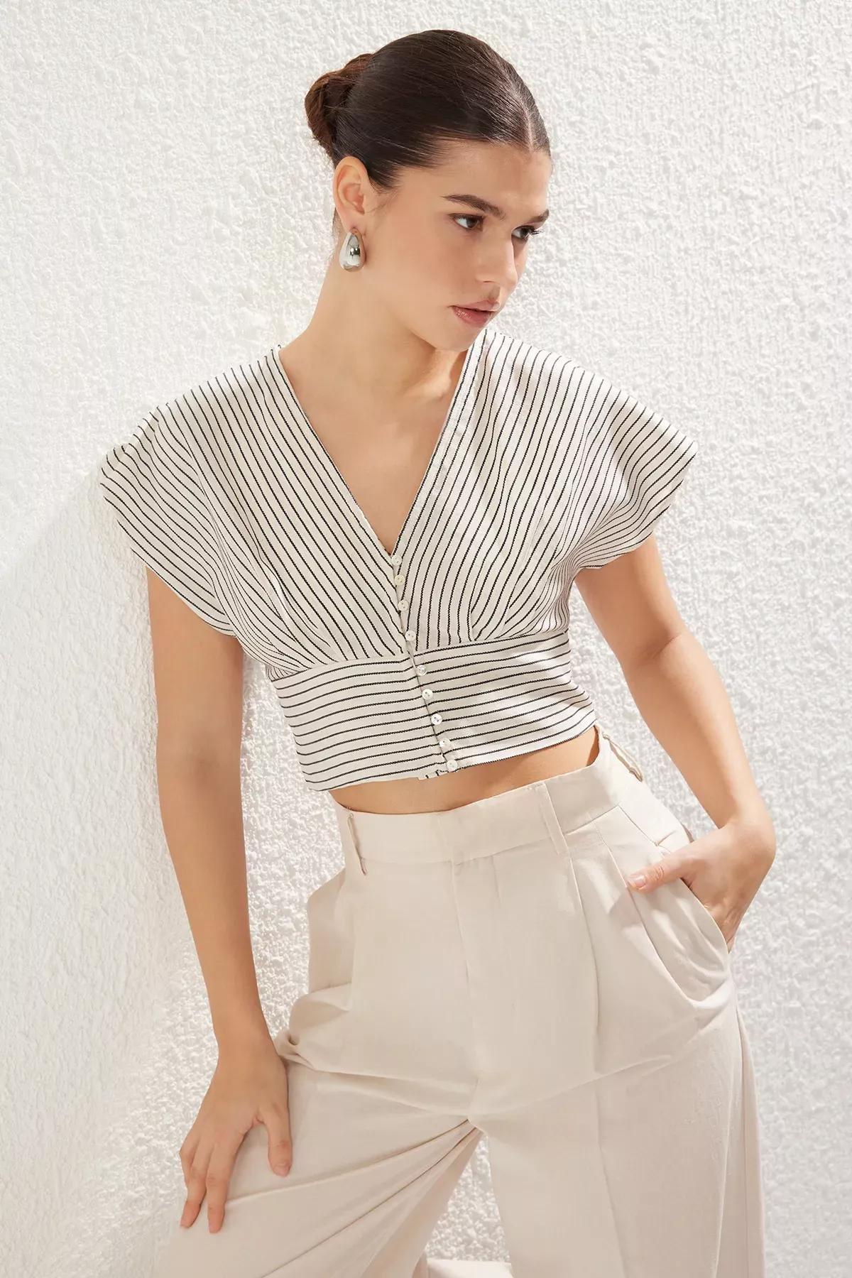 White Linen Look Short Sleeve Crop, , large image number 1