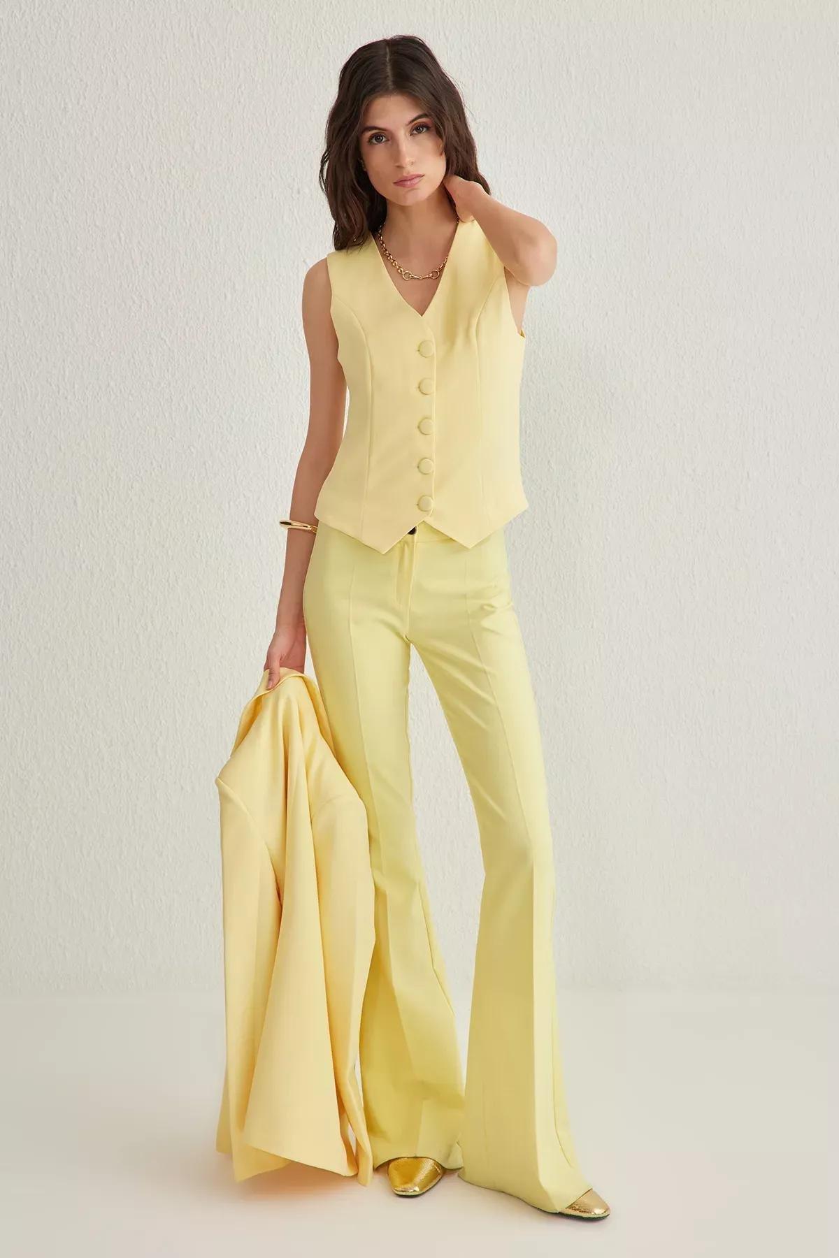 Yellow Fitted Buttoned Crop Vest, , large image number 0
