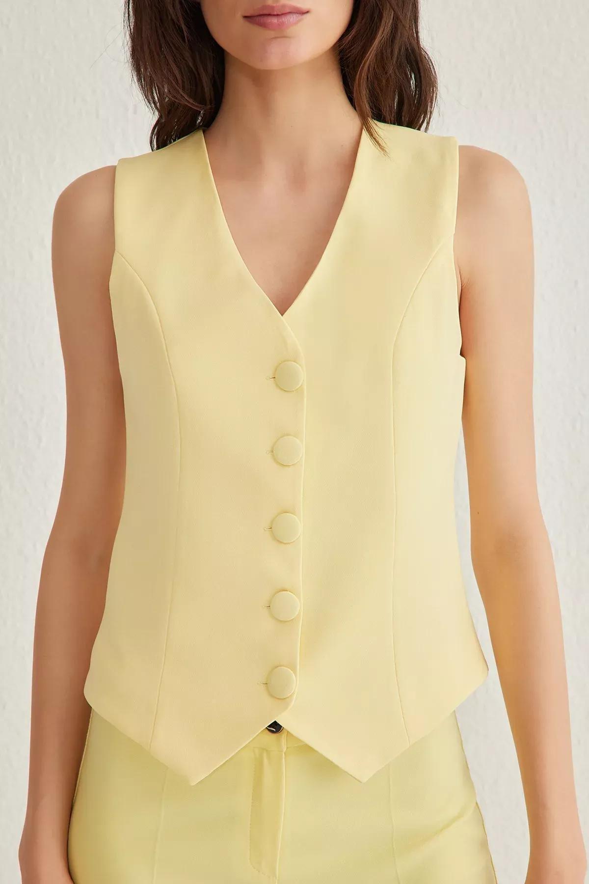 Yellow Fitted Buttoned Crop Vest, , large image number 2