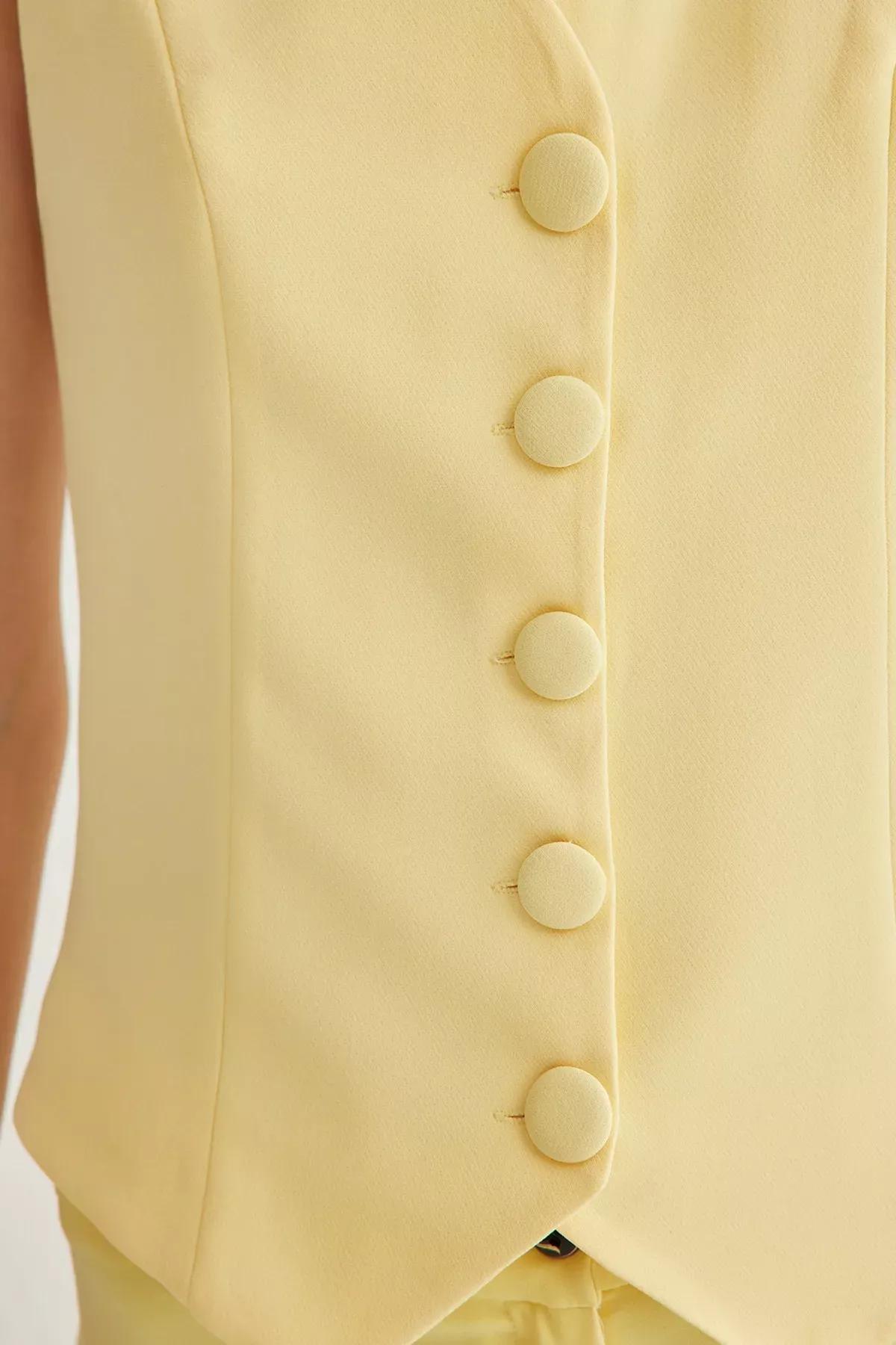 Yellow Fitted Buttoned Crop Vest, , large image number 3