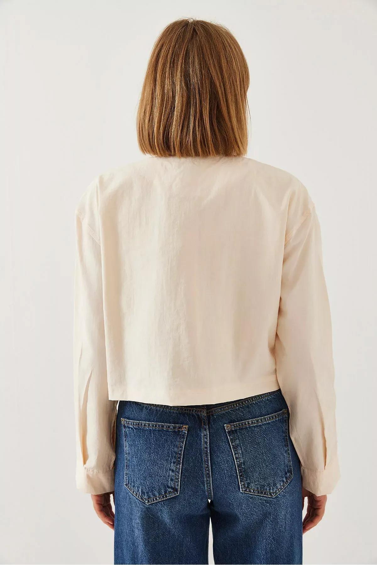 Bellows Pocket Parachute Crop Jacket, Beige, large image number 2