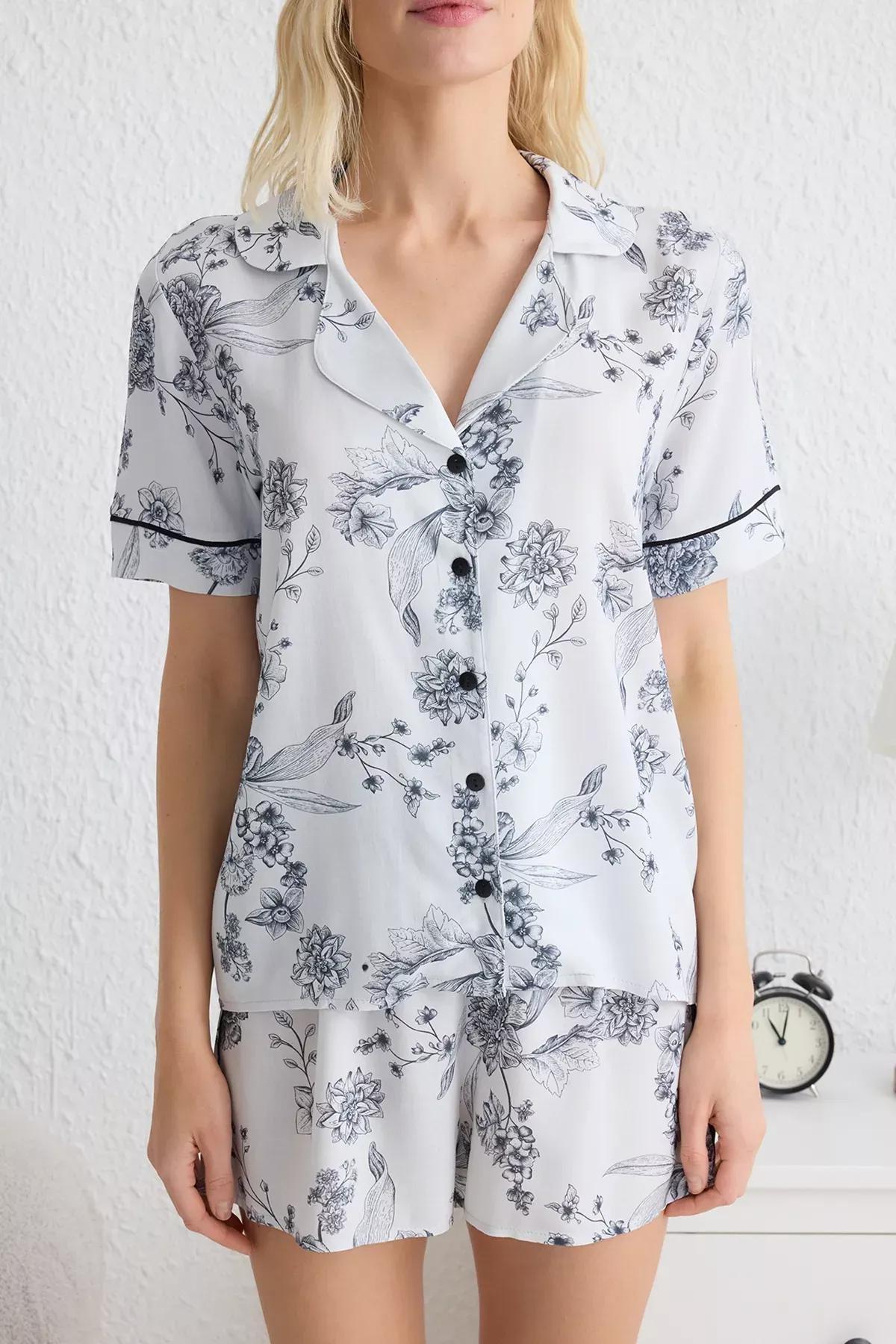 White-Multicolor Floral Pajama Set with Shorts, , large image number 2