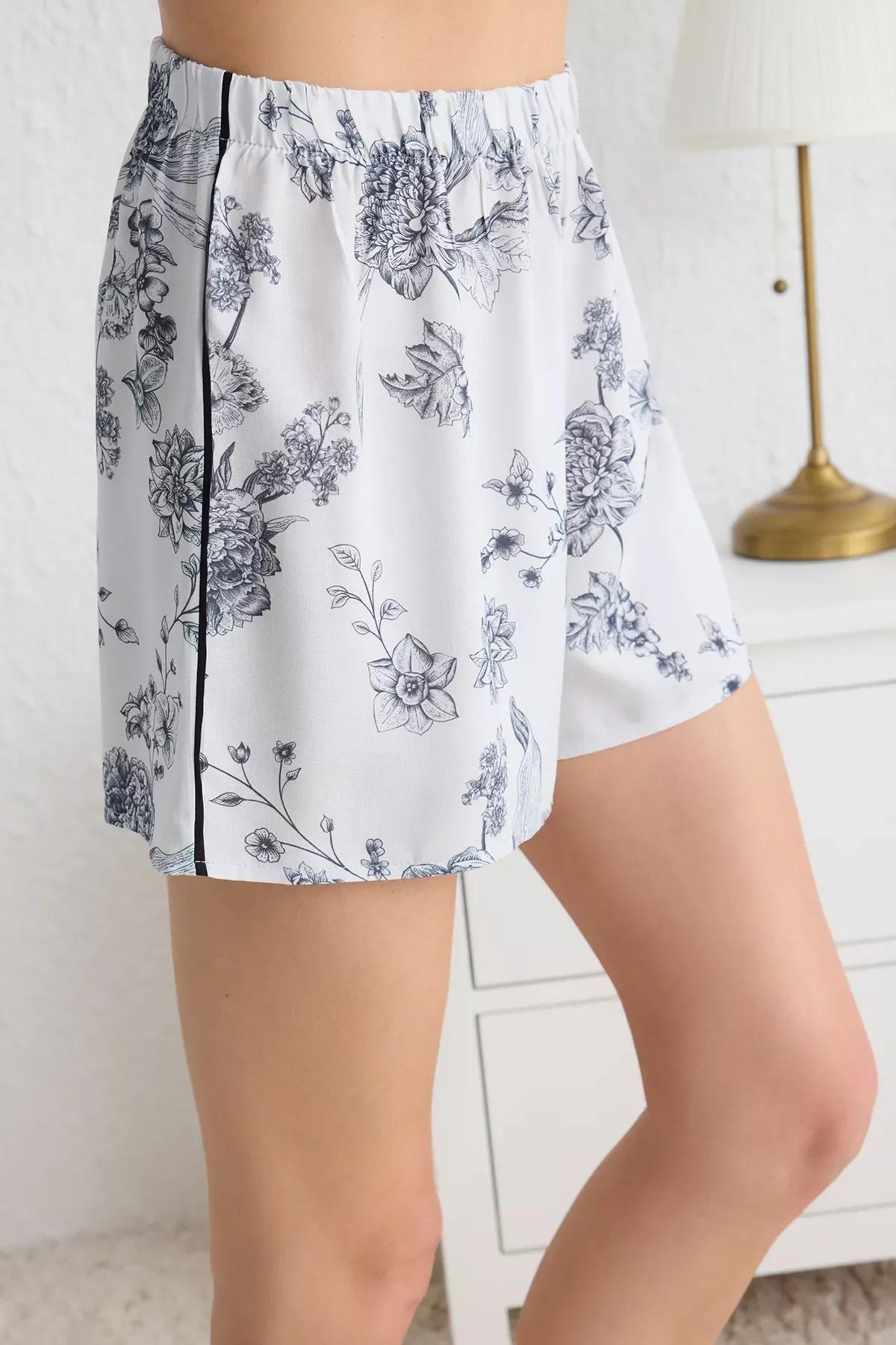 White-Multicolor Floral Pajama Set with Shorts, , large image number 3