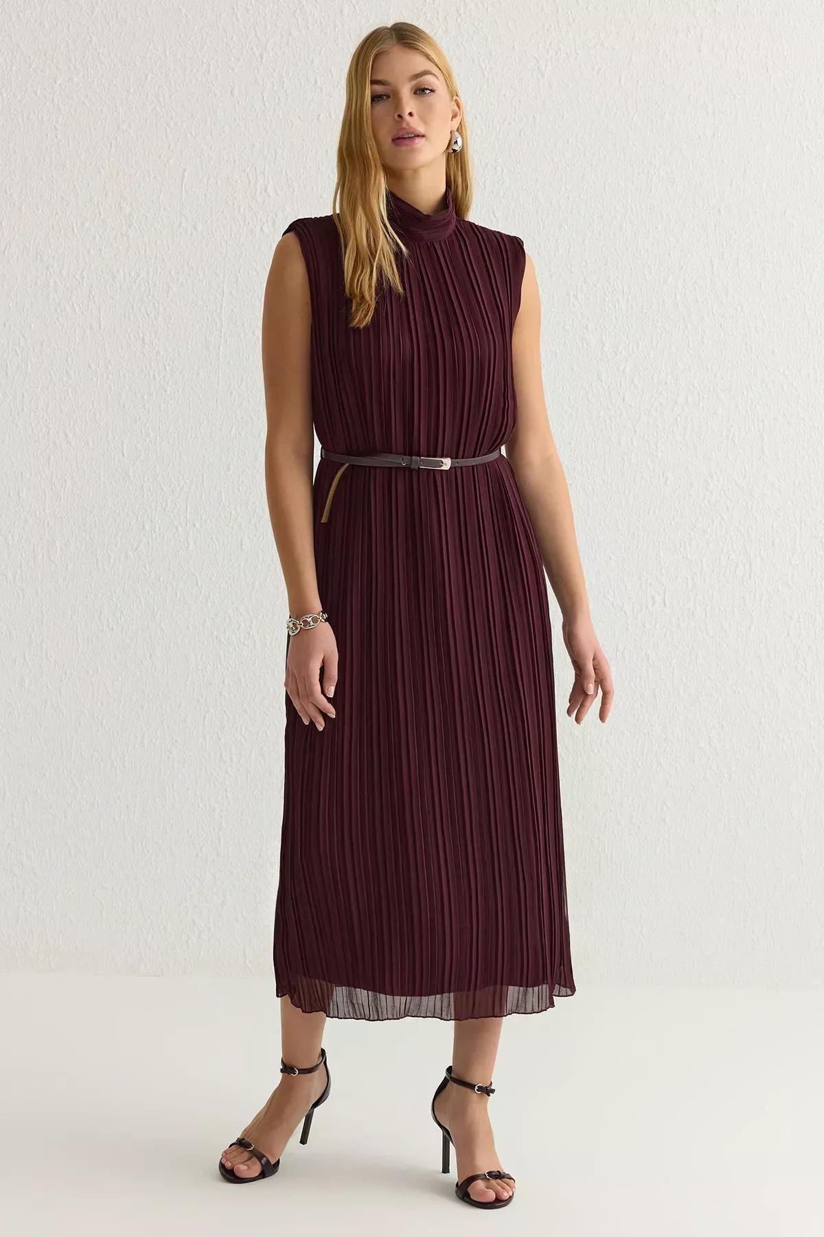 Burgundy Belted Pleated Midi Dress, , large image number 1