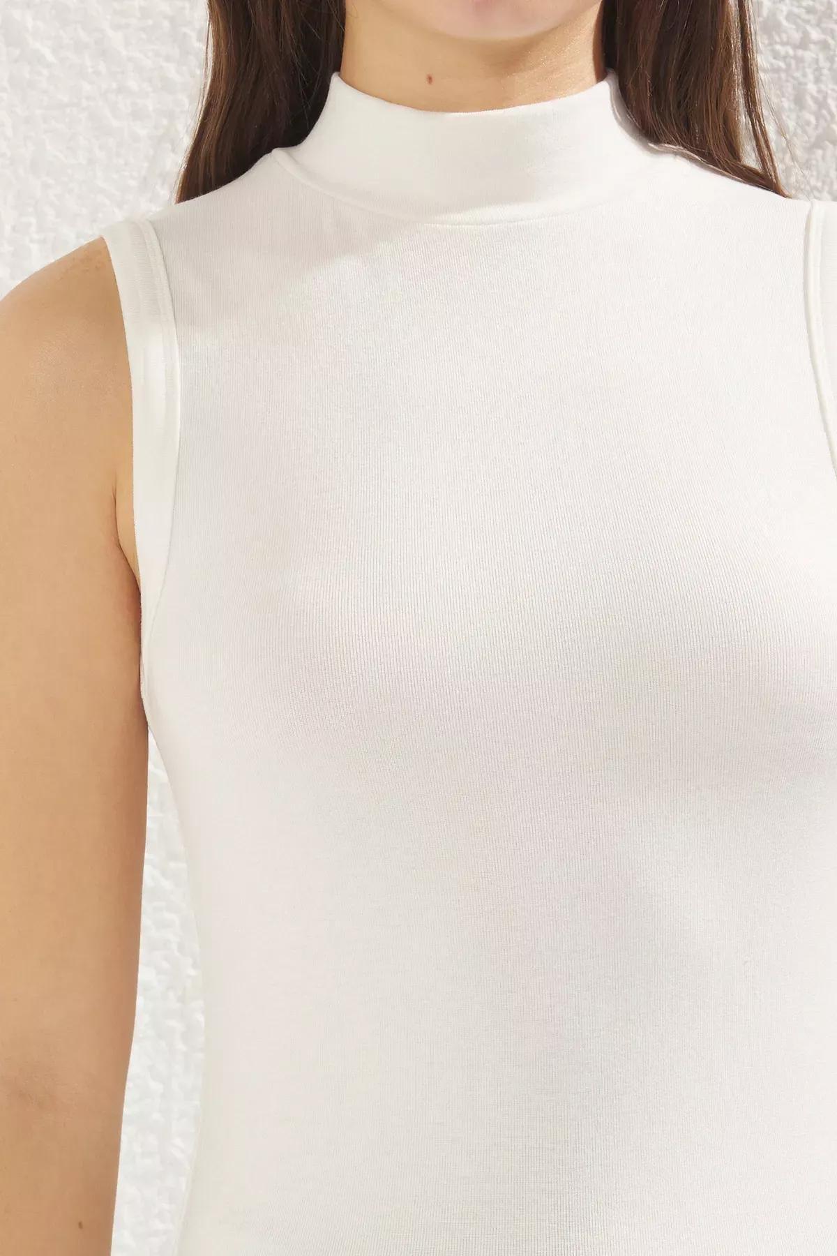 Beige Sleeveless Knit Stand Collar Blouse, Ecru, large image number 3