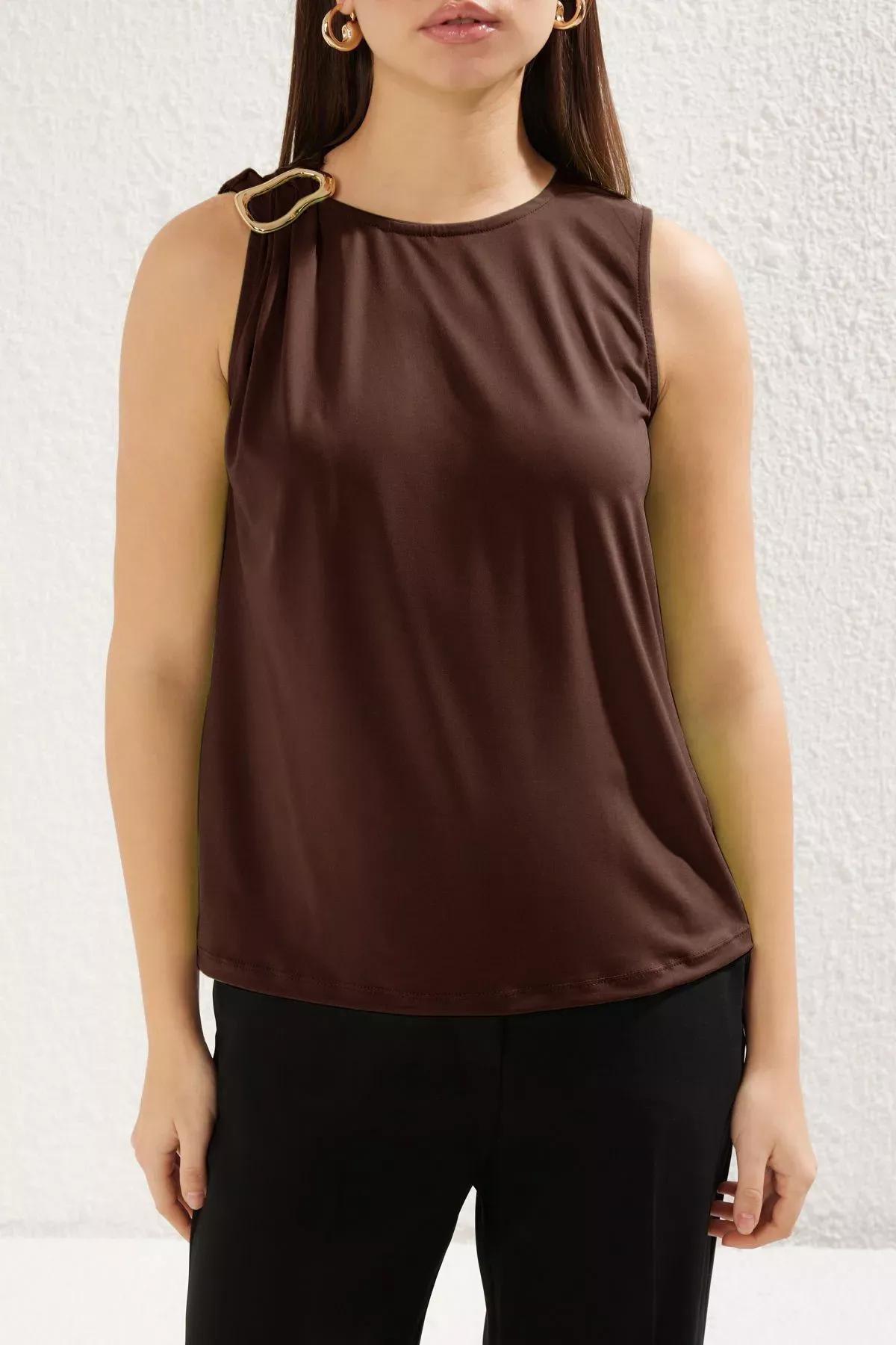 بلوزة مُحاكة بإكسسوارات، بني, Brown, large image number 1