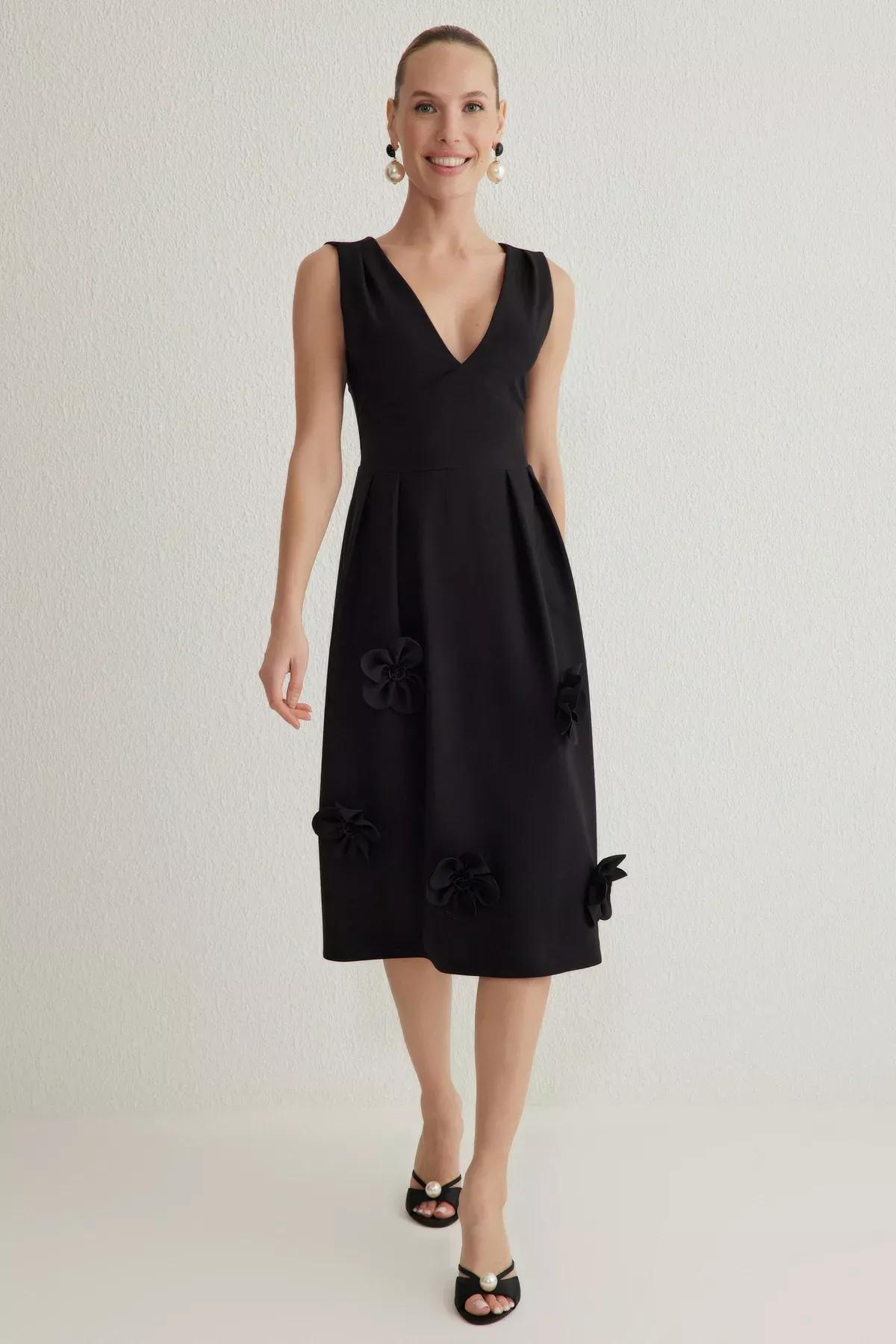 Black A-Line V-Neck Floral Occasionwear Dress, , large image number 0
