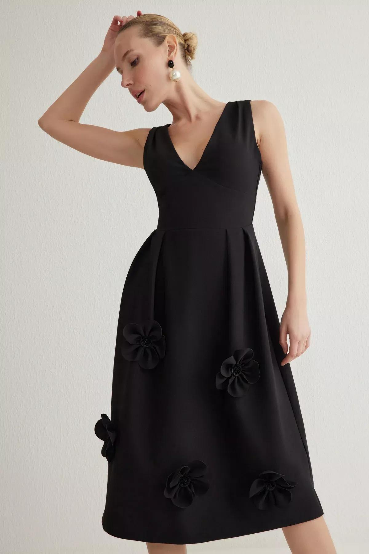 Black A-Line V-Neck Floral Occasionwear Dress, , large image number 1