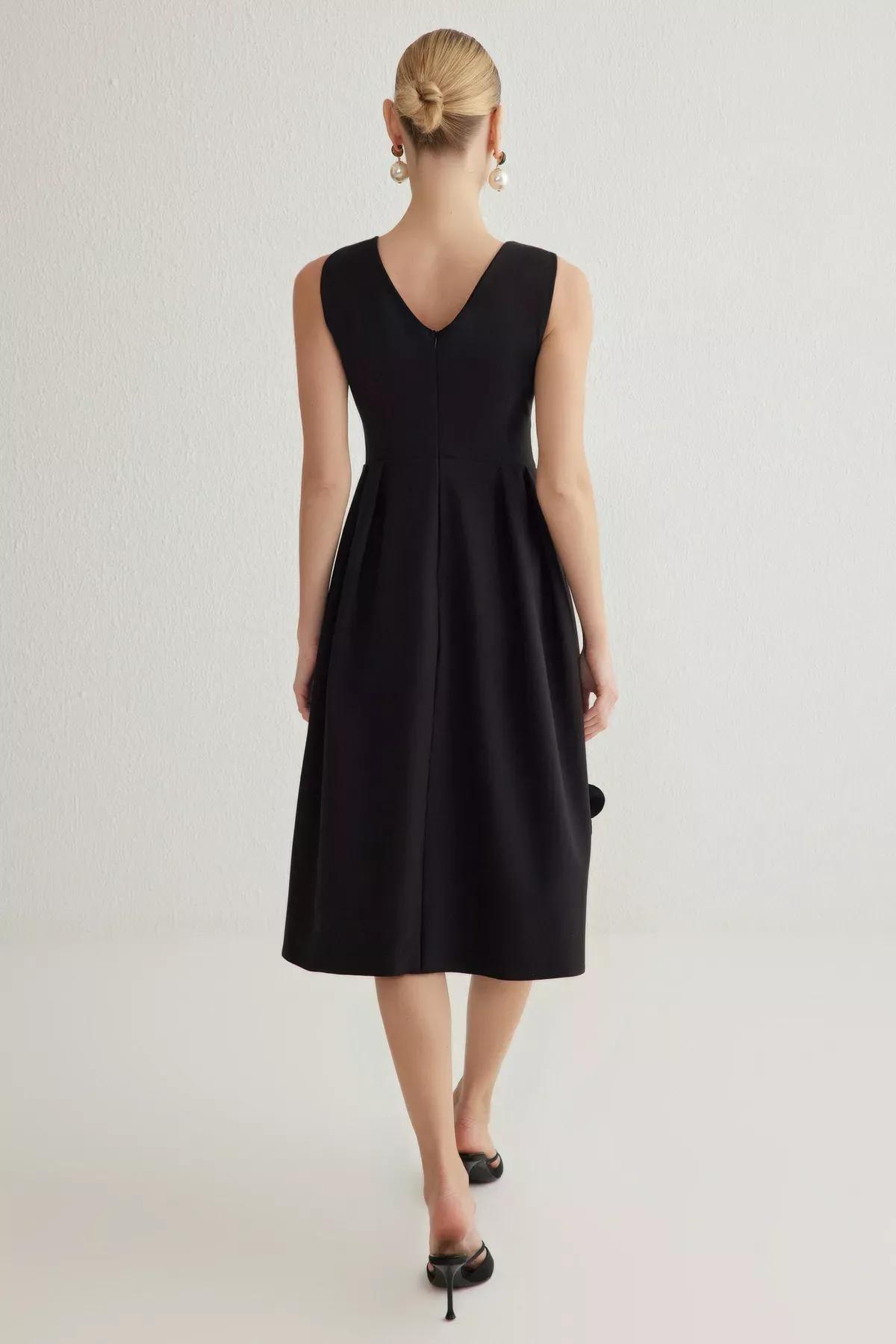 Black A-Line V-Neck Floral Occasionwear Dress, , large image number 4