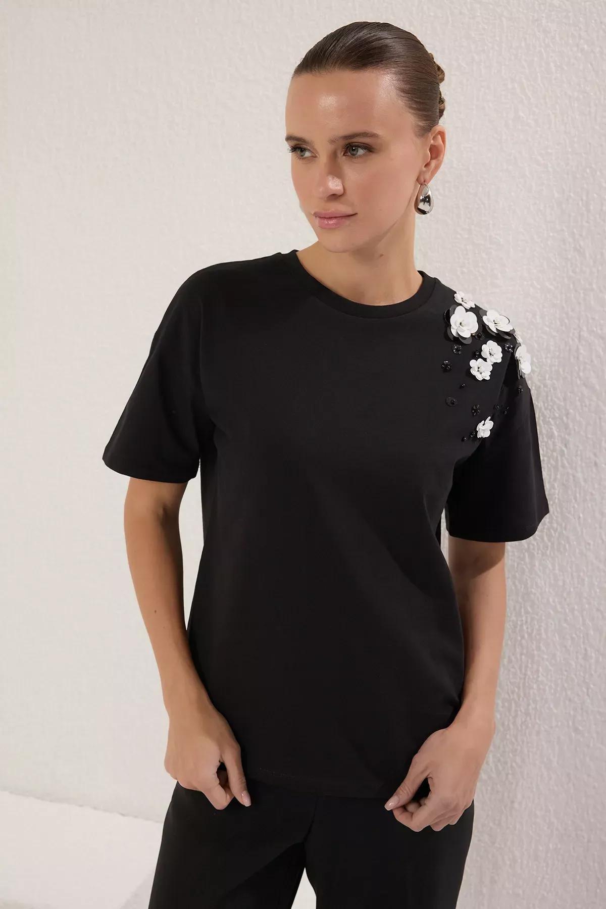 Black Oversize Accessory Detailed Knit T-Shirt, , large image number 0